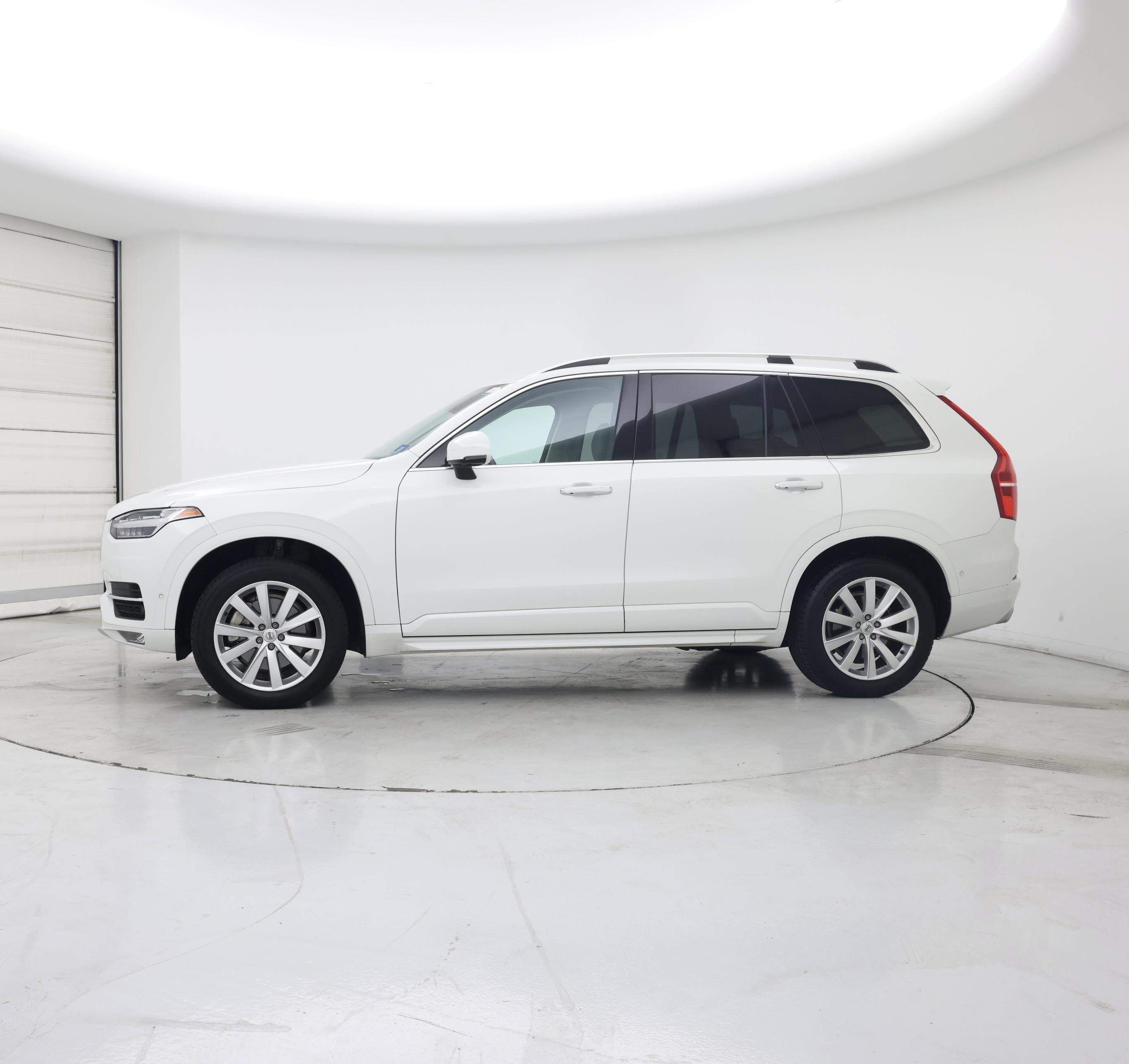 Thumbnail: 2018 Volvo XC90 - 3