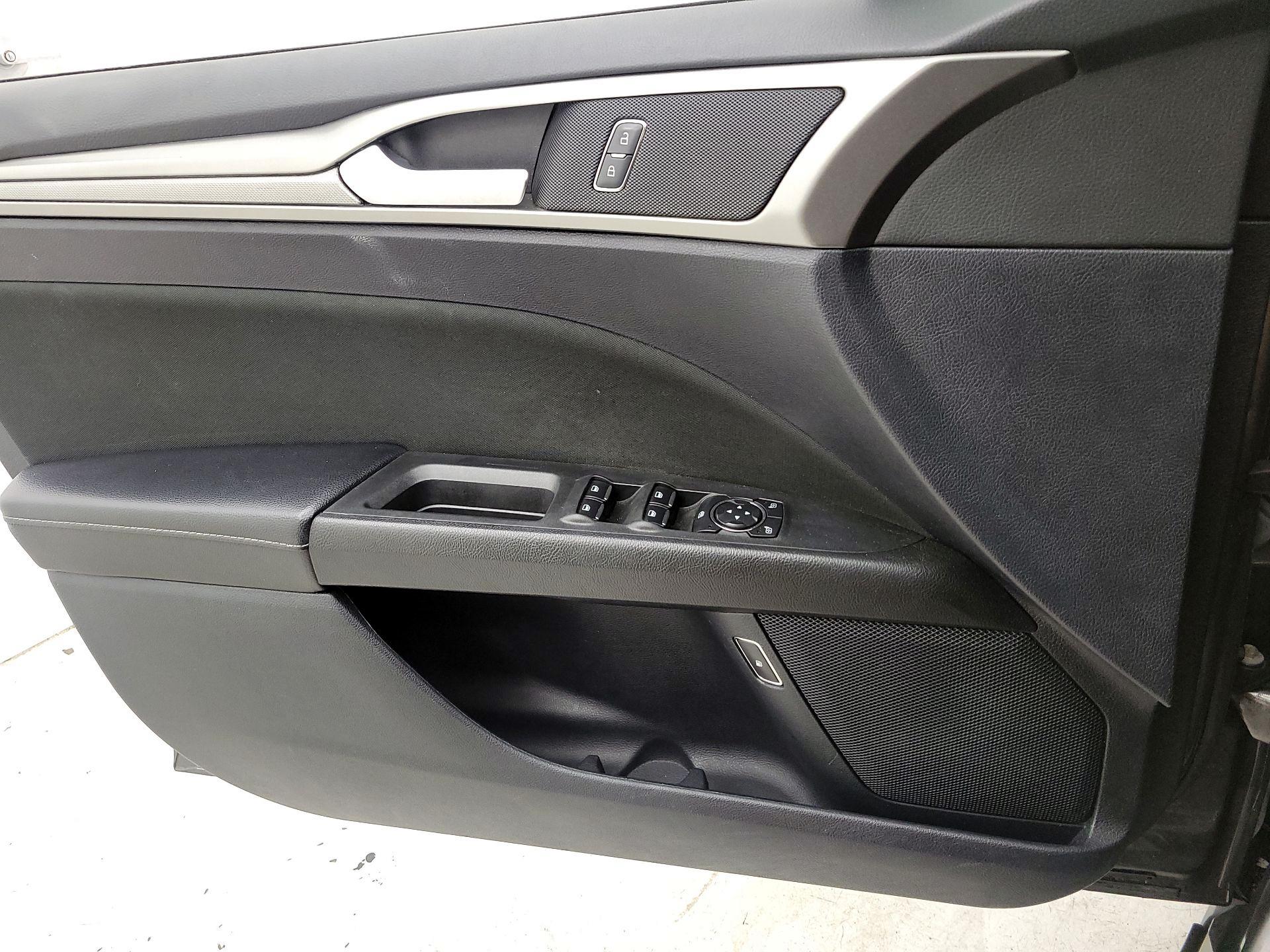 Thumbnail: 2019 Ford Fusion - 12