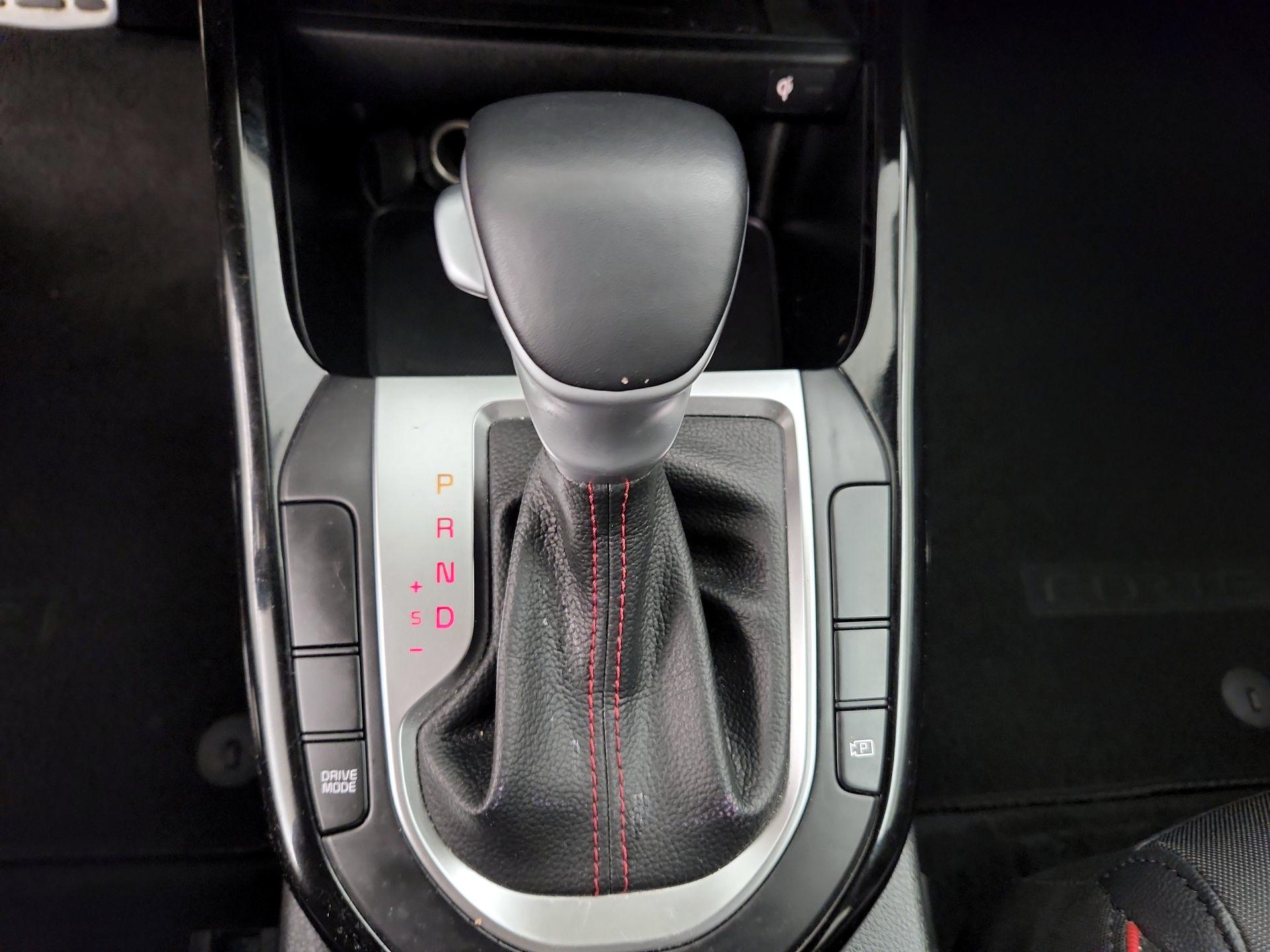 Thumbnail: 2022 Kia Forte - 18