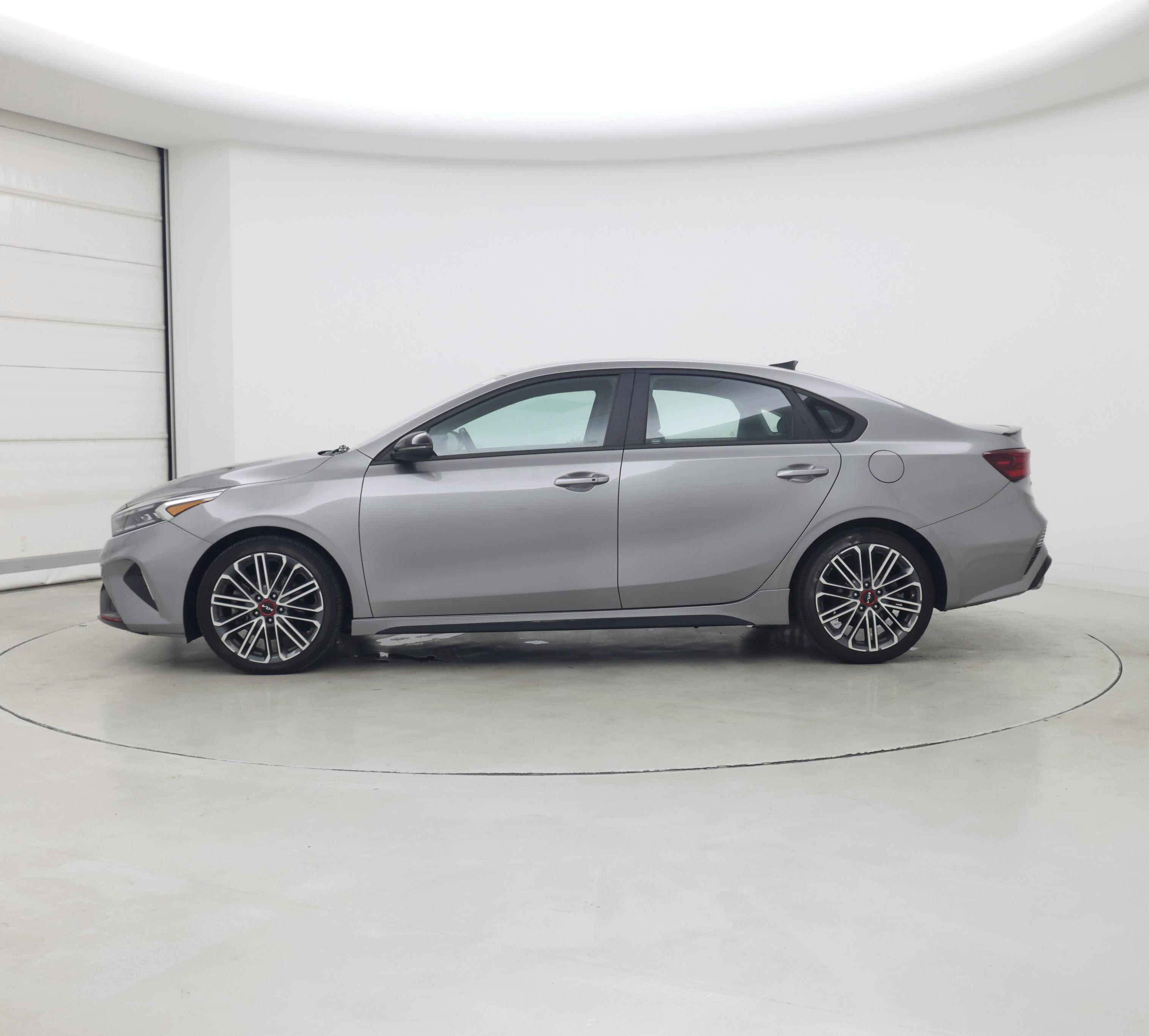 Thumbnail: 2022 Kia Forte - 3