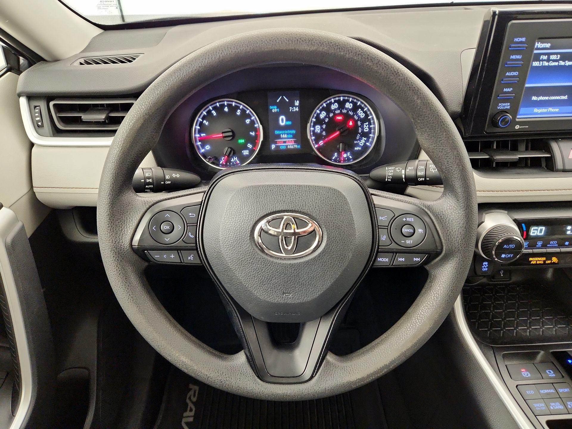 Thumbnail: 2020 Toyota RAV4 - 10