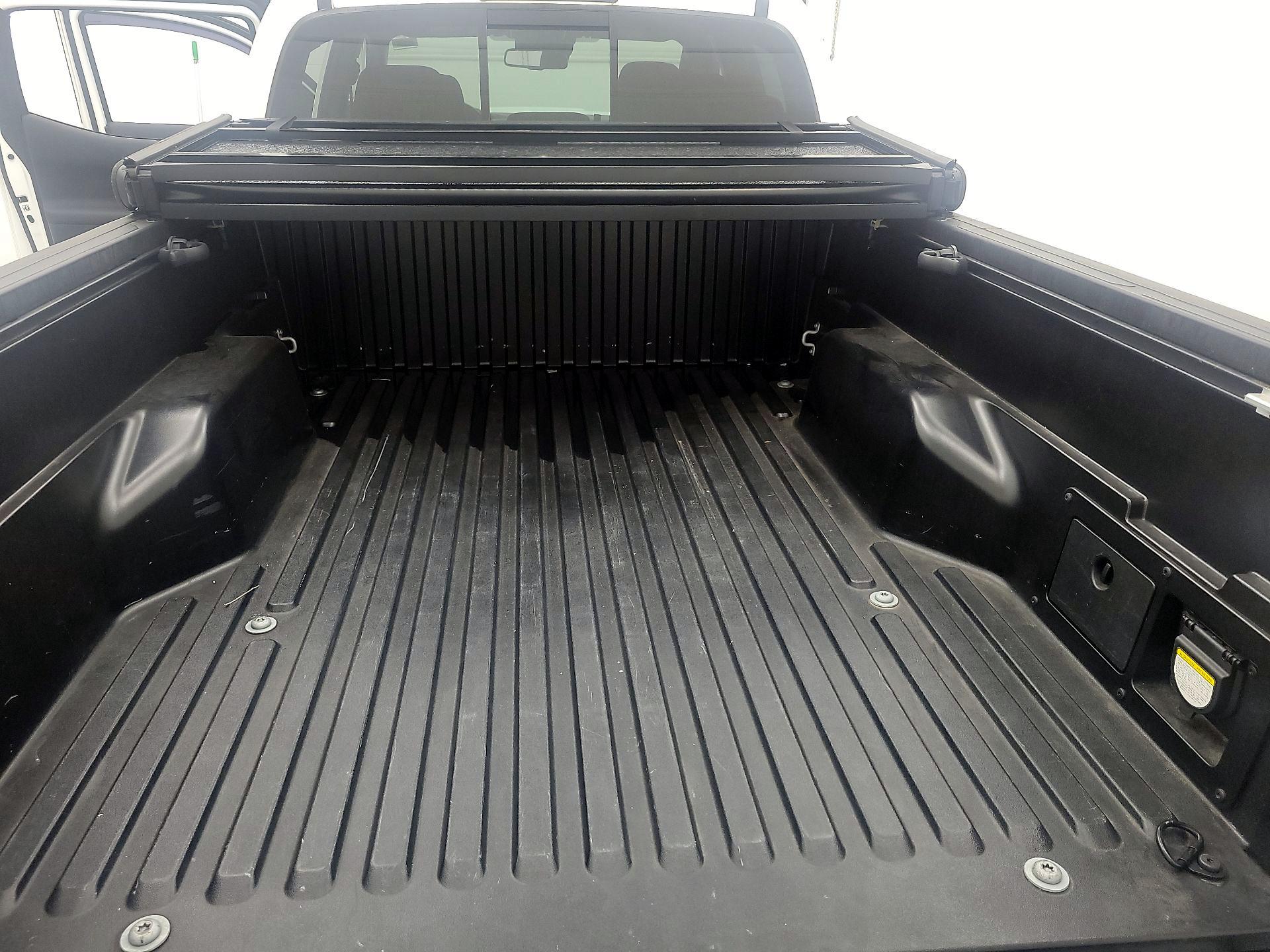 Thumbnail: 2019 Toyota Tacoma - 20