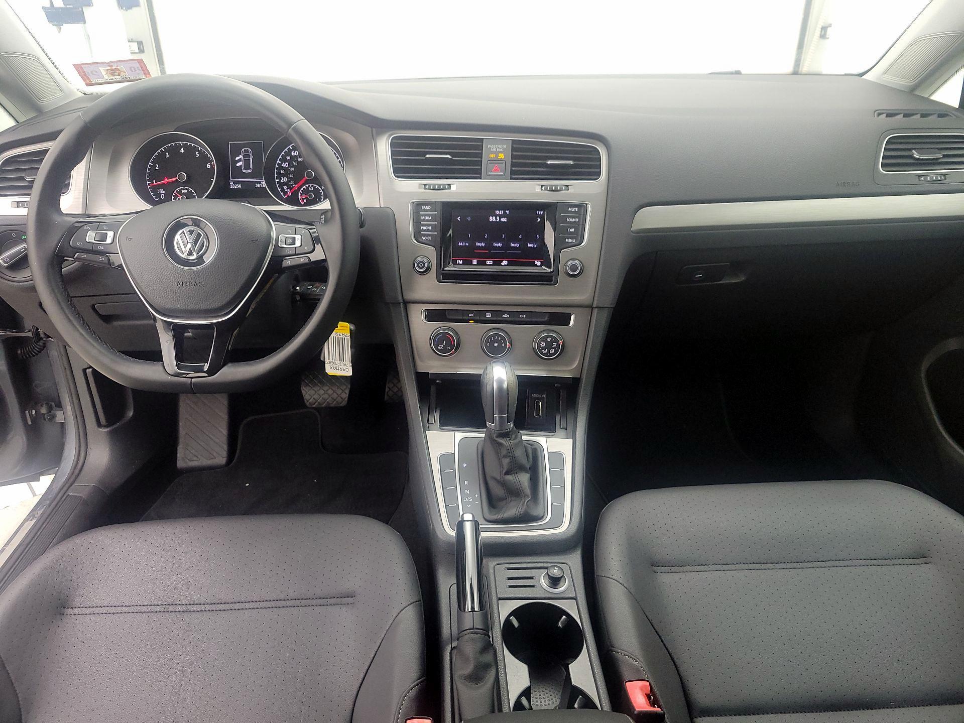 Thumbnail: 2015 Volkswagen Golf - 9