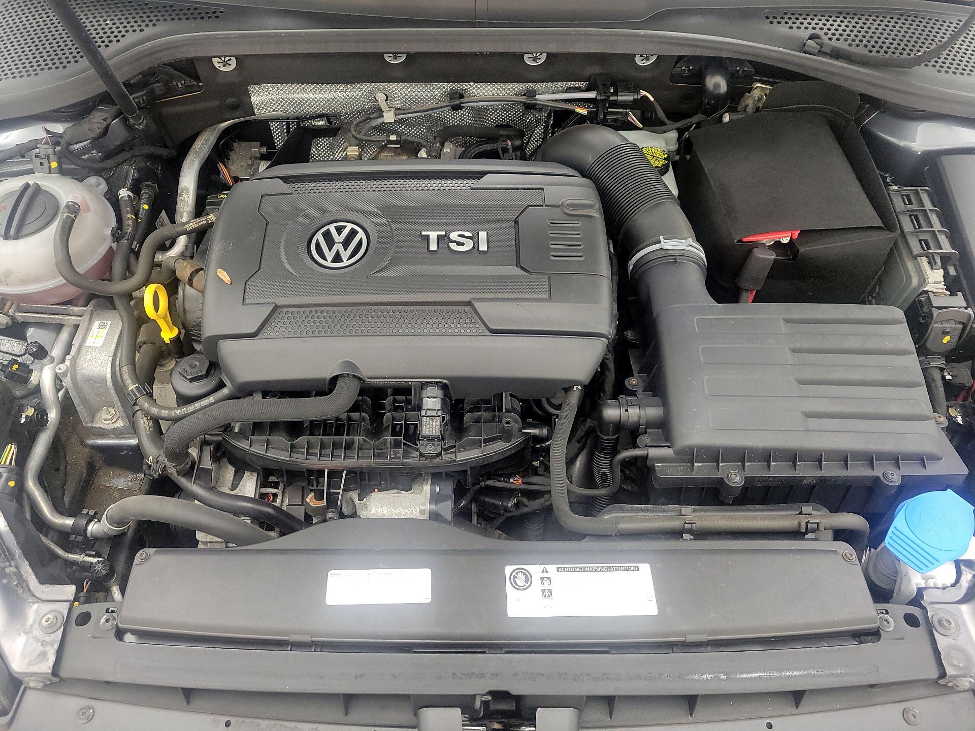 Thumbnail: 2015 Volkswagen Golf - 20
