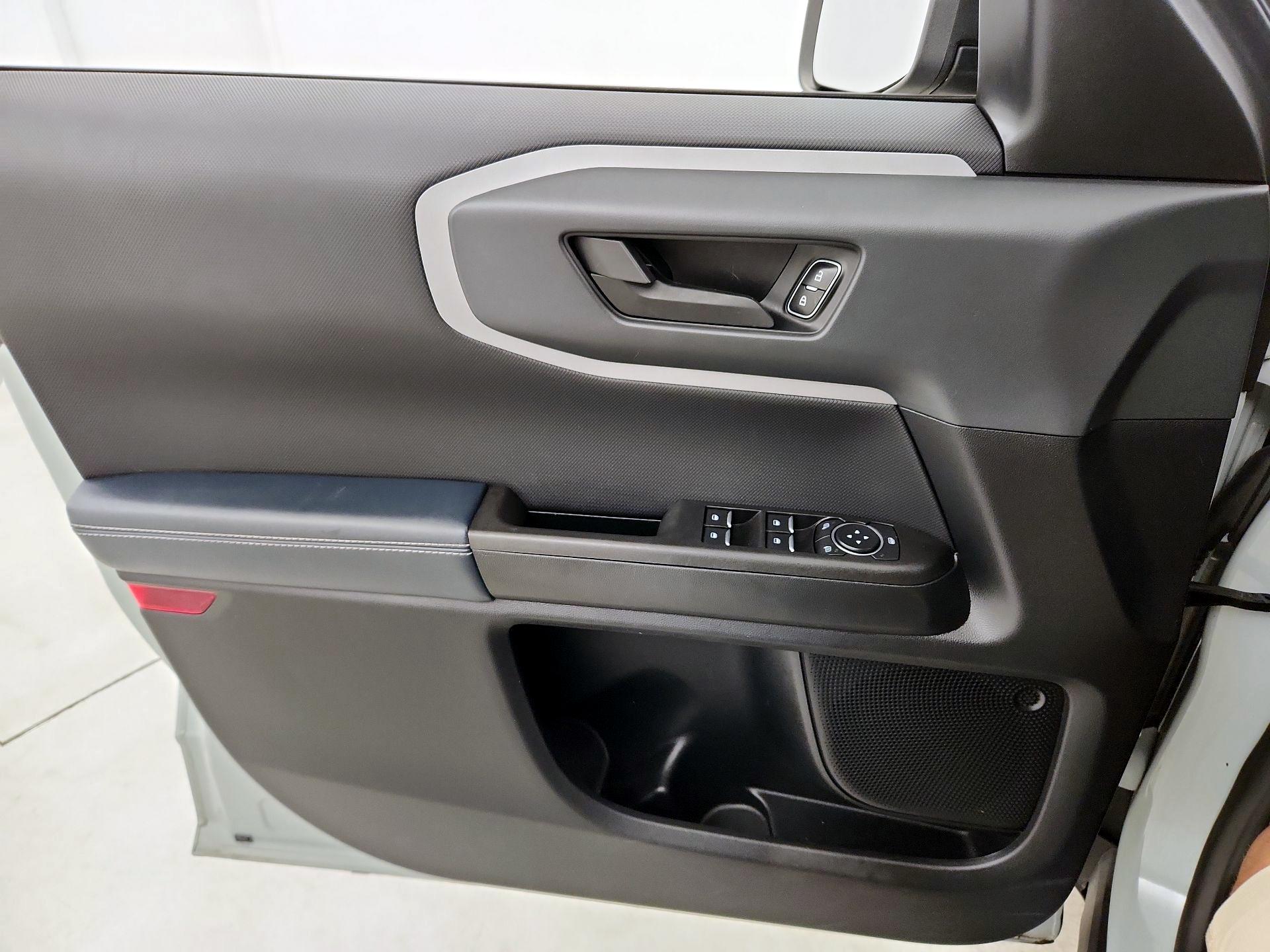 Thumbnail: 2021 Ford Bronco Sport - 12