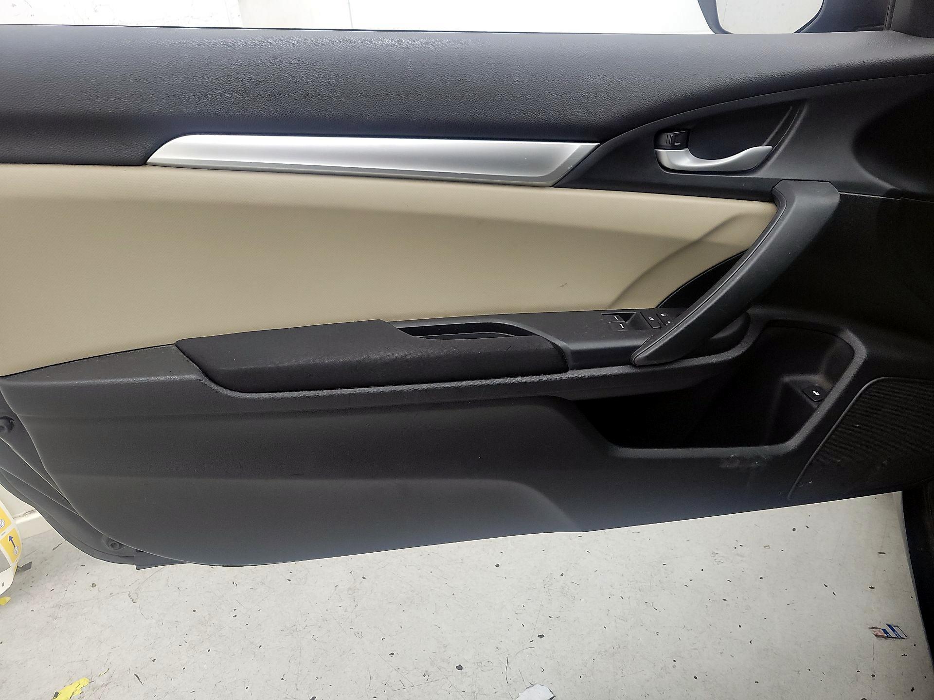 Thumbnail: 2016 Honda Civic - 12