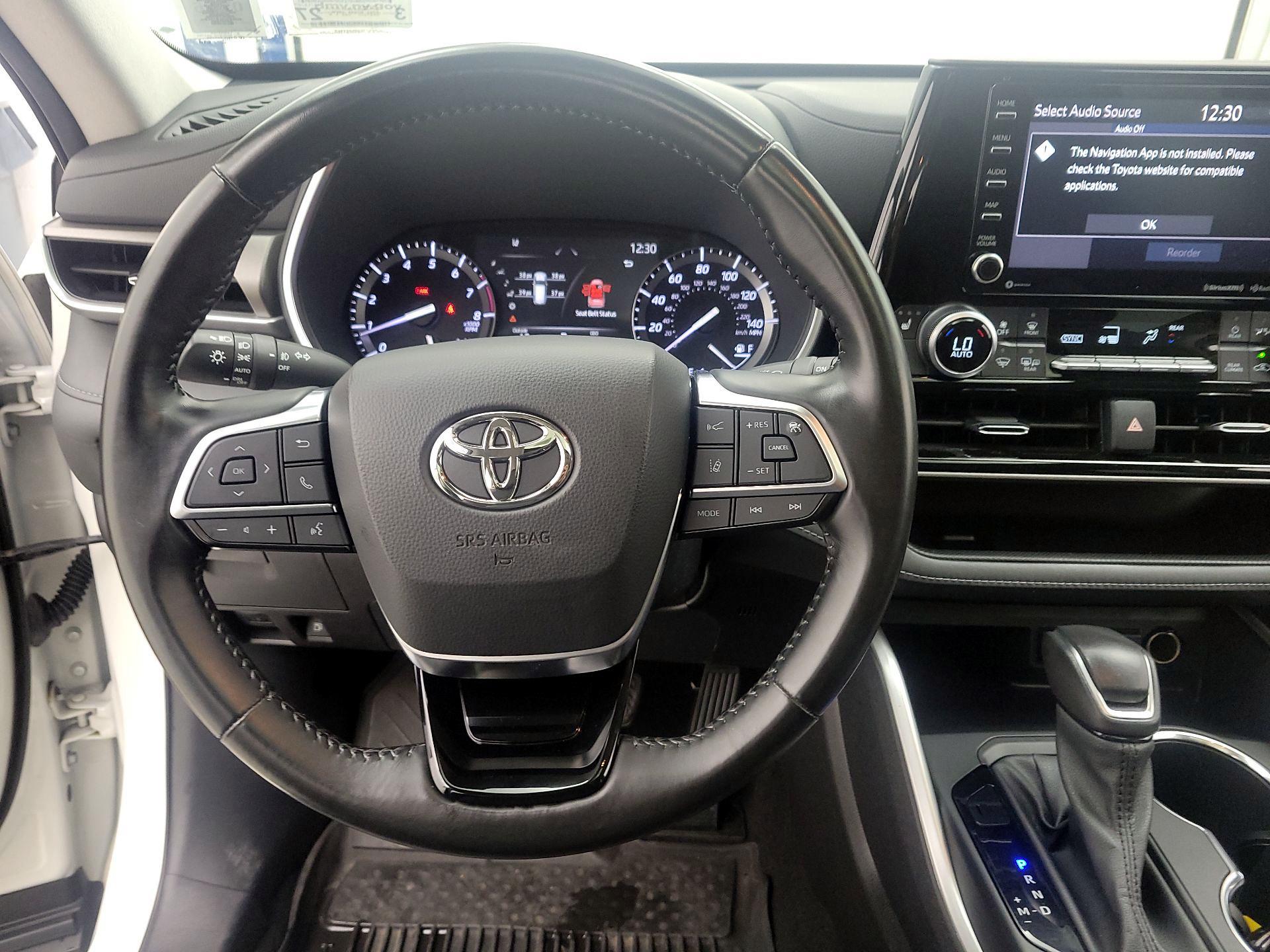 Thumbnail: 2021 Toyota Highlander - 10