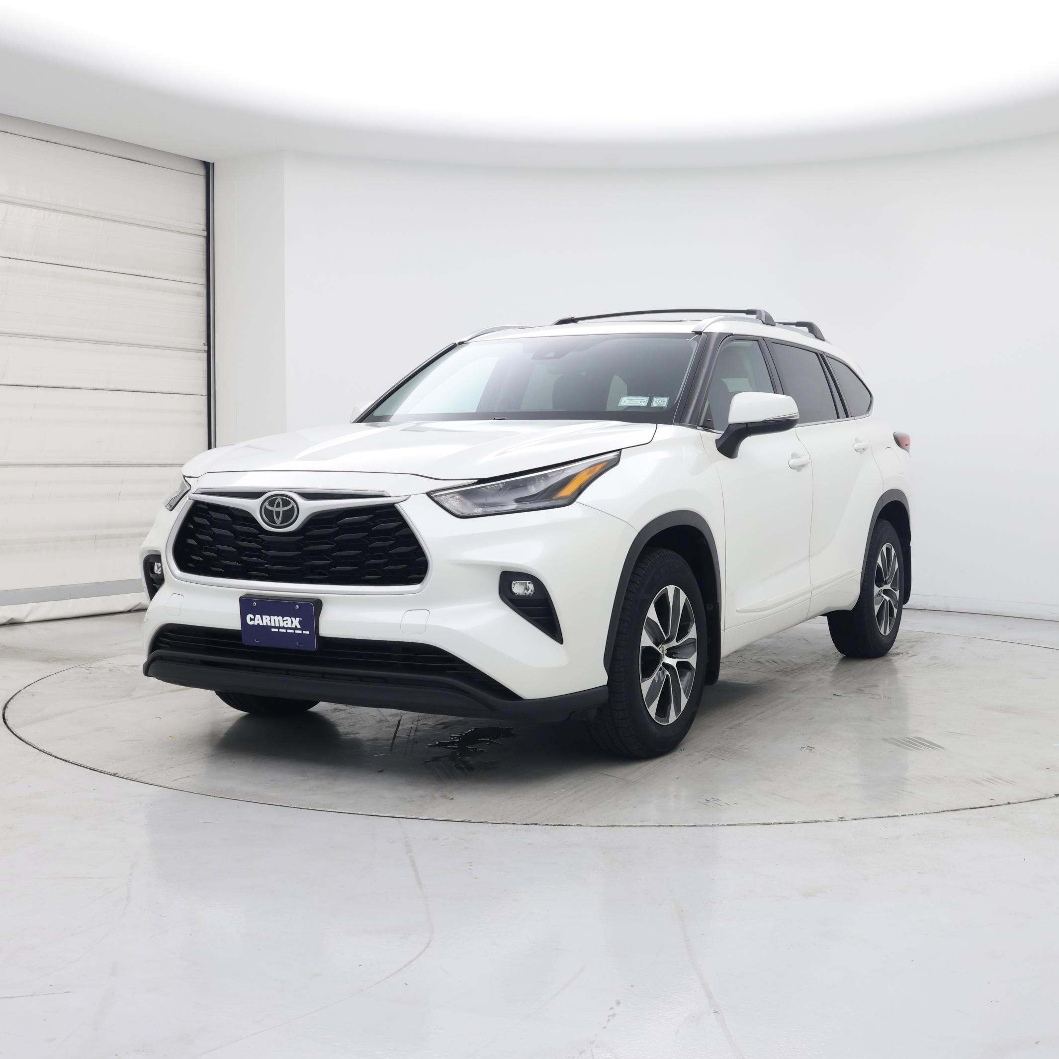 Thumbnail: 2021 Toyota Highlander - 4