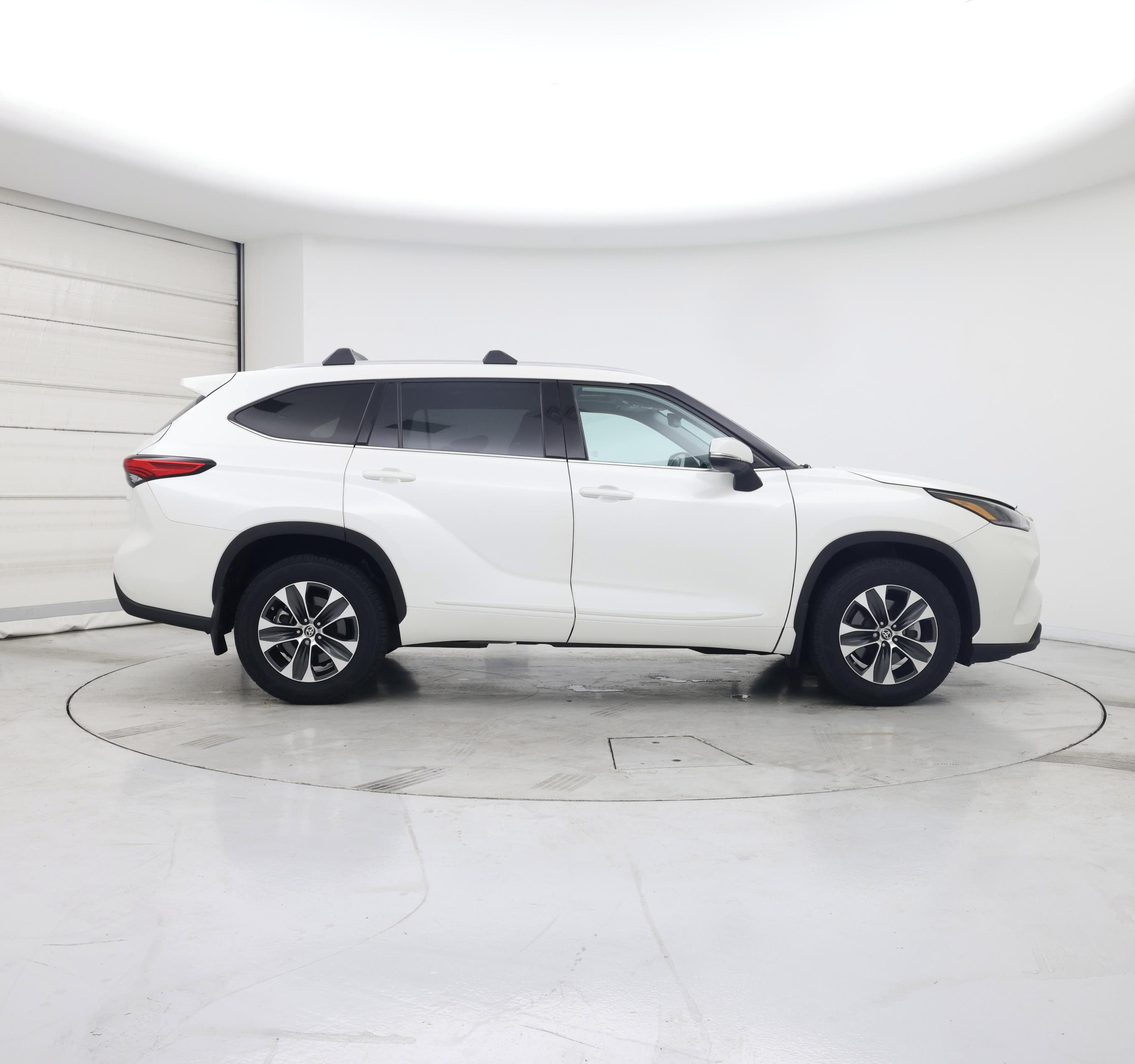 Thumbnail: 2021 Toyota Highlander - 7