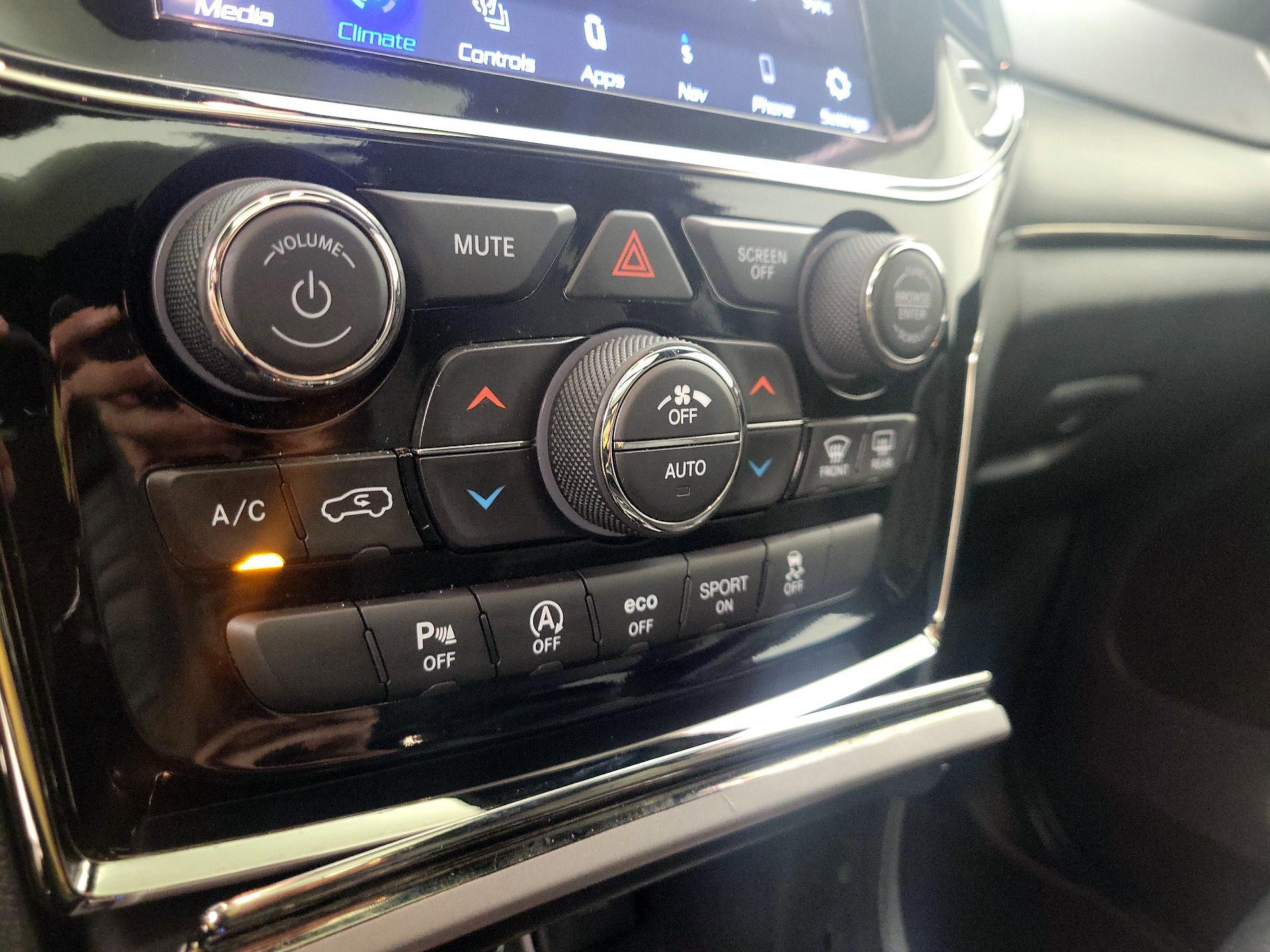 Thumbnail: 2020 Jeep Grand Cherokee - 17