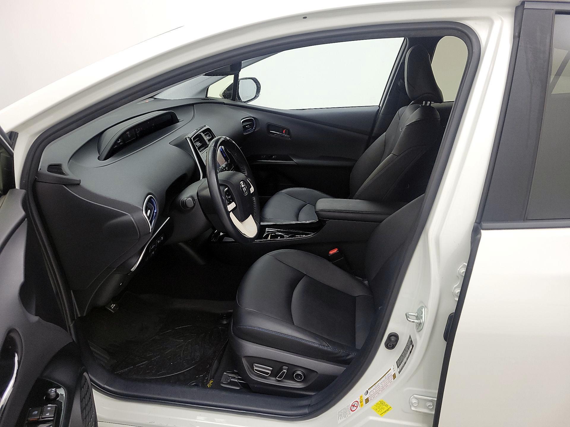 Thumbnail: 2017 Toyota Prius - 11