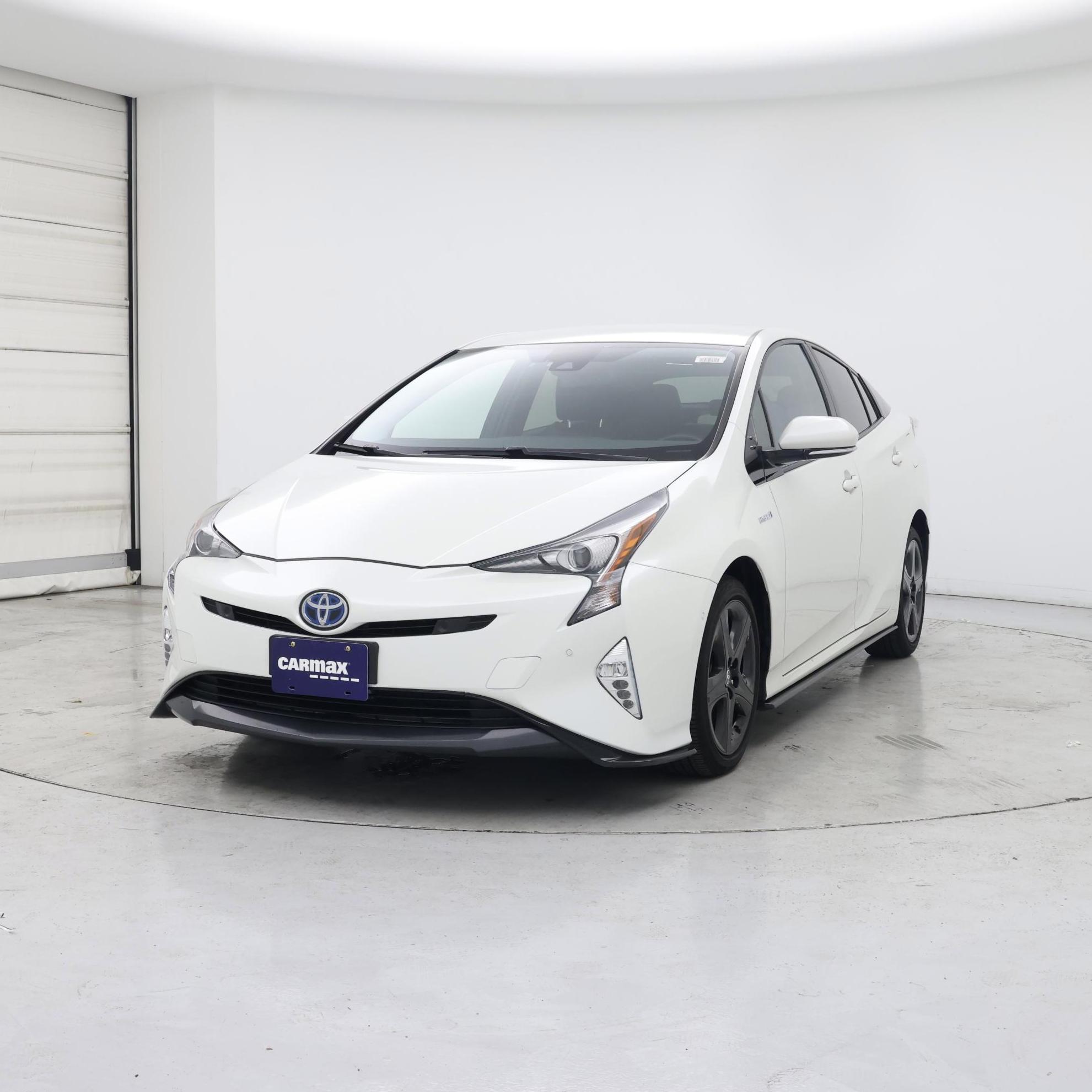Thumbnail: 2017 Toyota Prius - 4