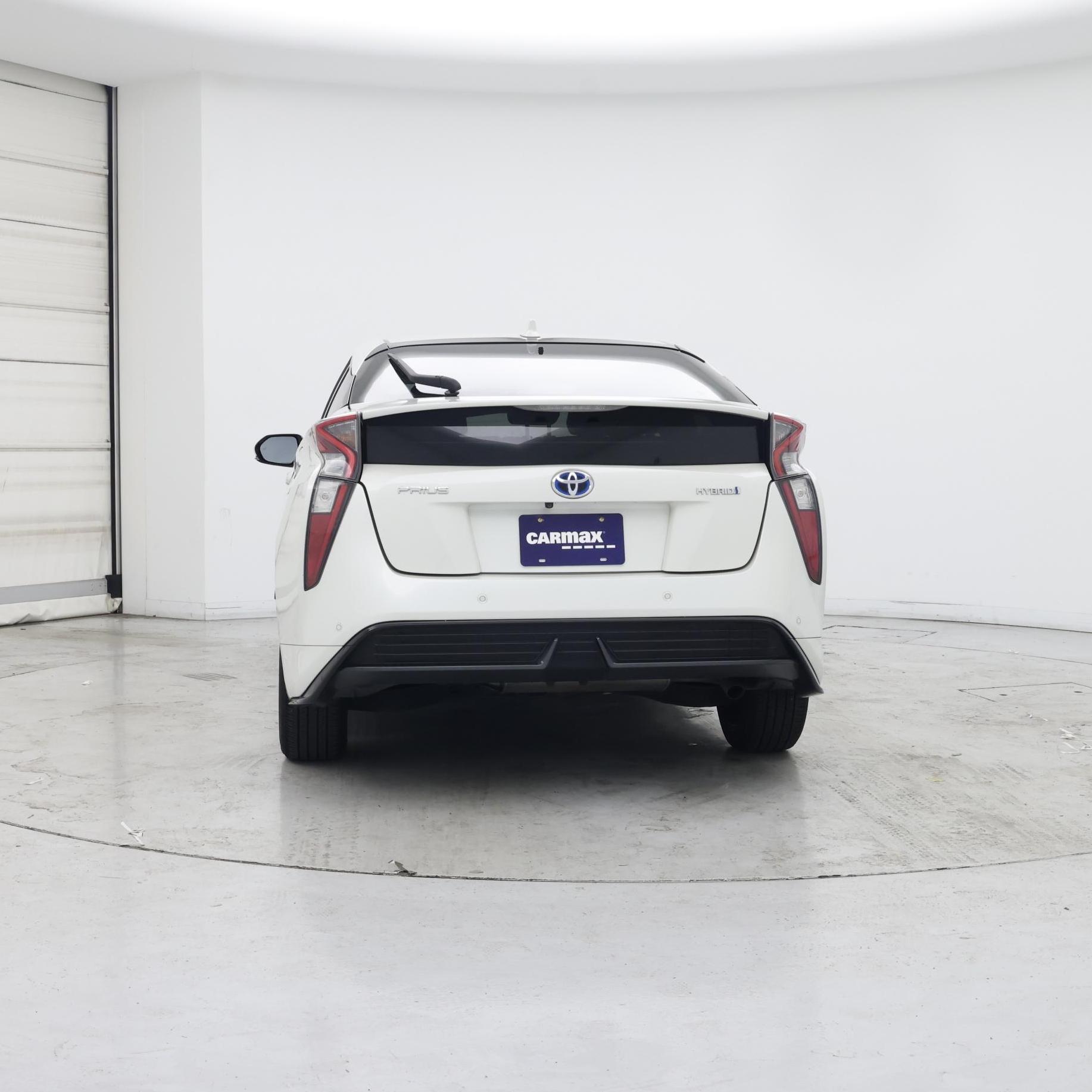 Thumbnail: 2017 Toyota Prius - 6