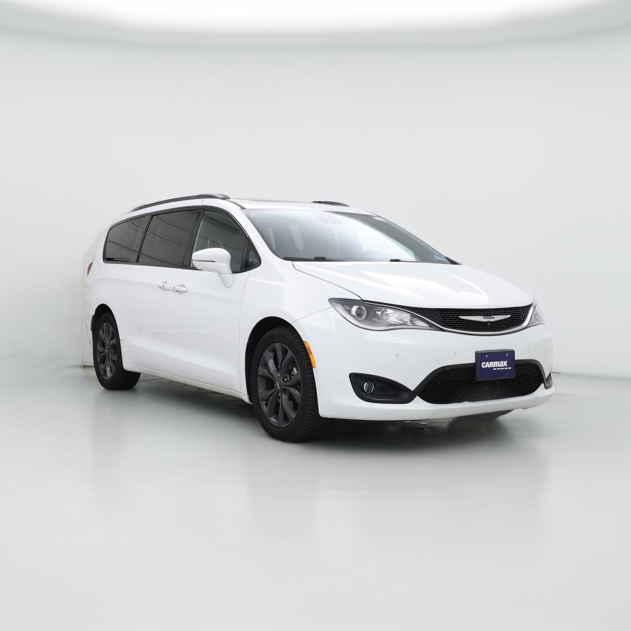 Thumbnail: 2018 Chrysler Pacifica - 1