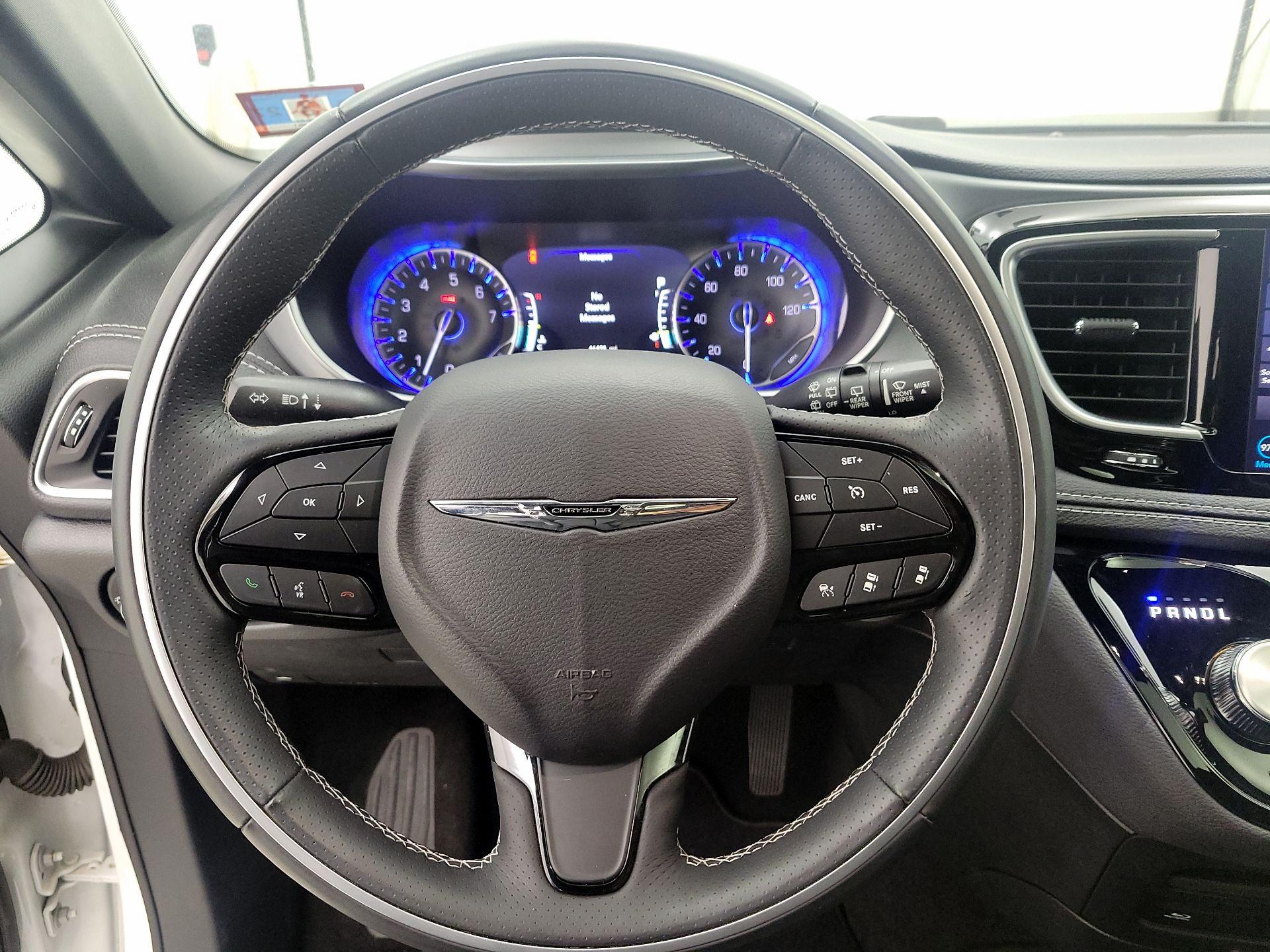 Thumbnail: 2018 Chrysler Pacifica - 10