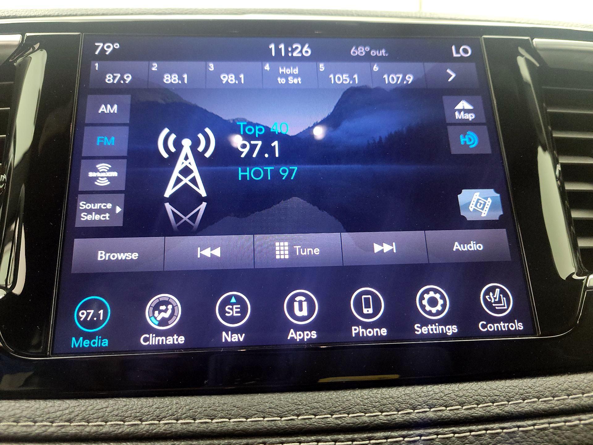Thumbnail: 2018 Chrysler Pacifica - 15