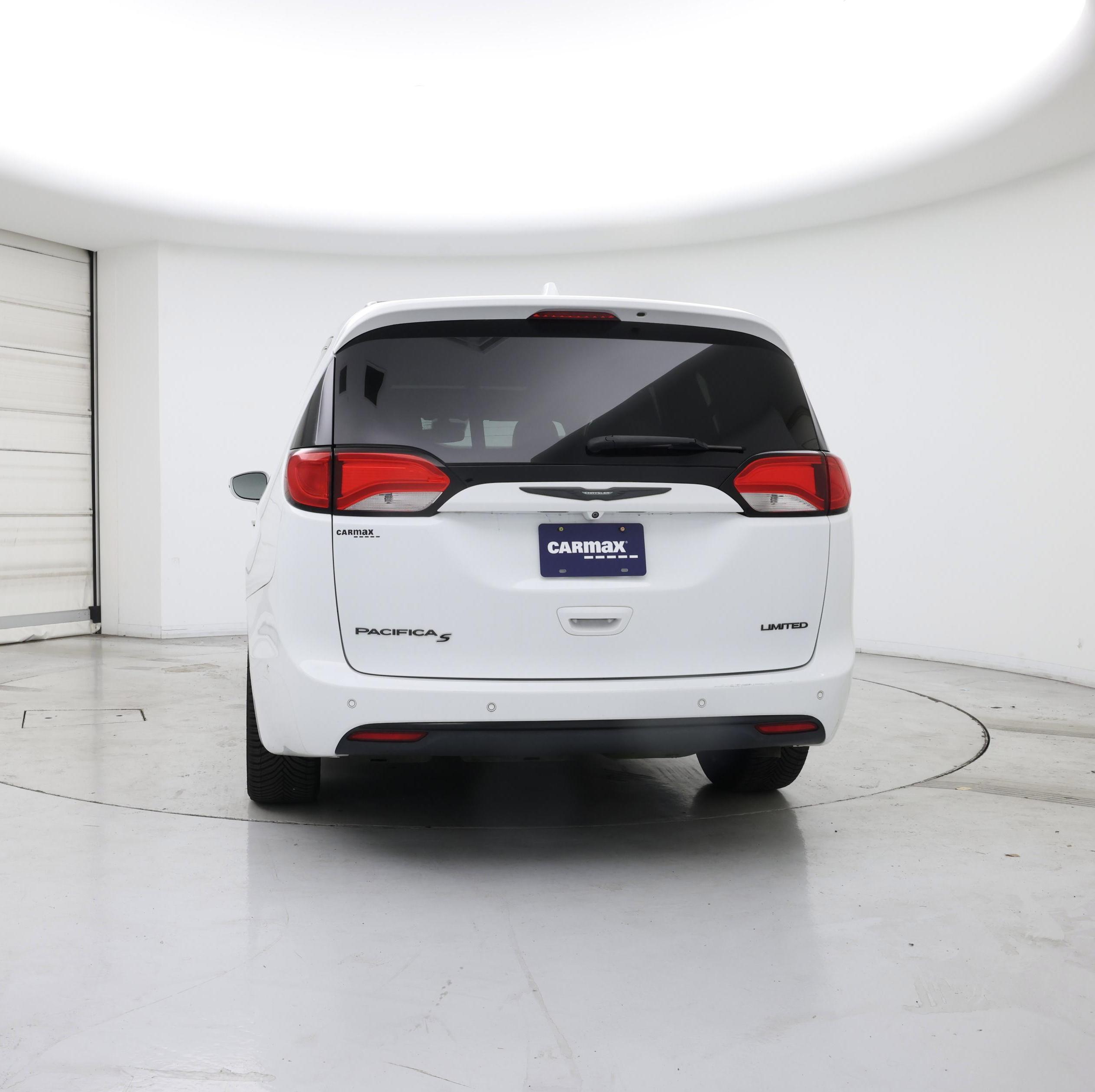 Thumbnail: 2018 Chrysler Pacifica - 6