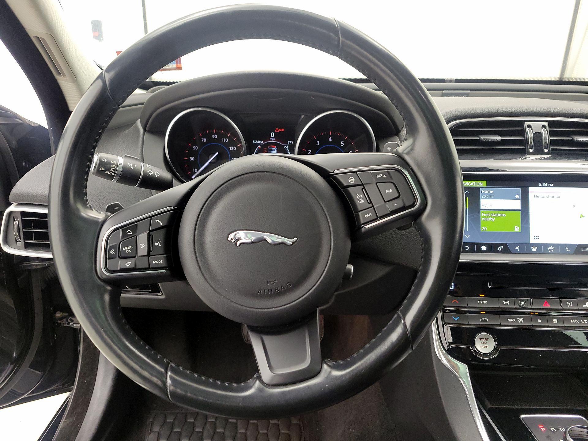 Thumbnail: 2017 Jaguar XE - 10