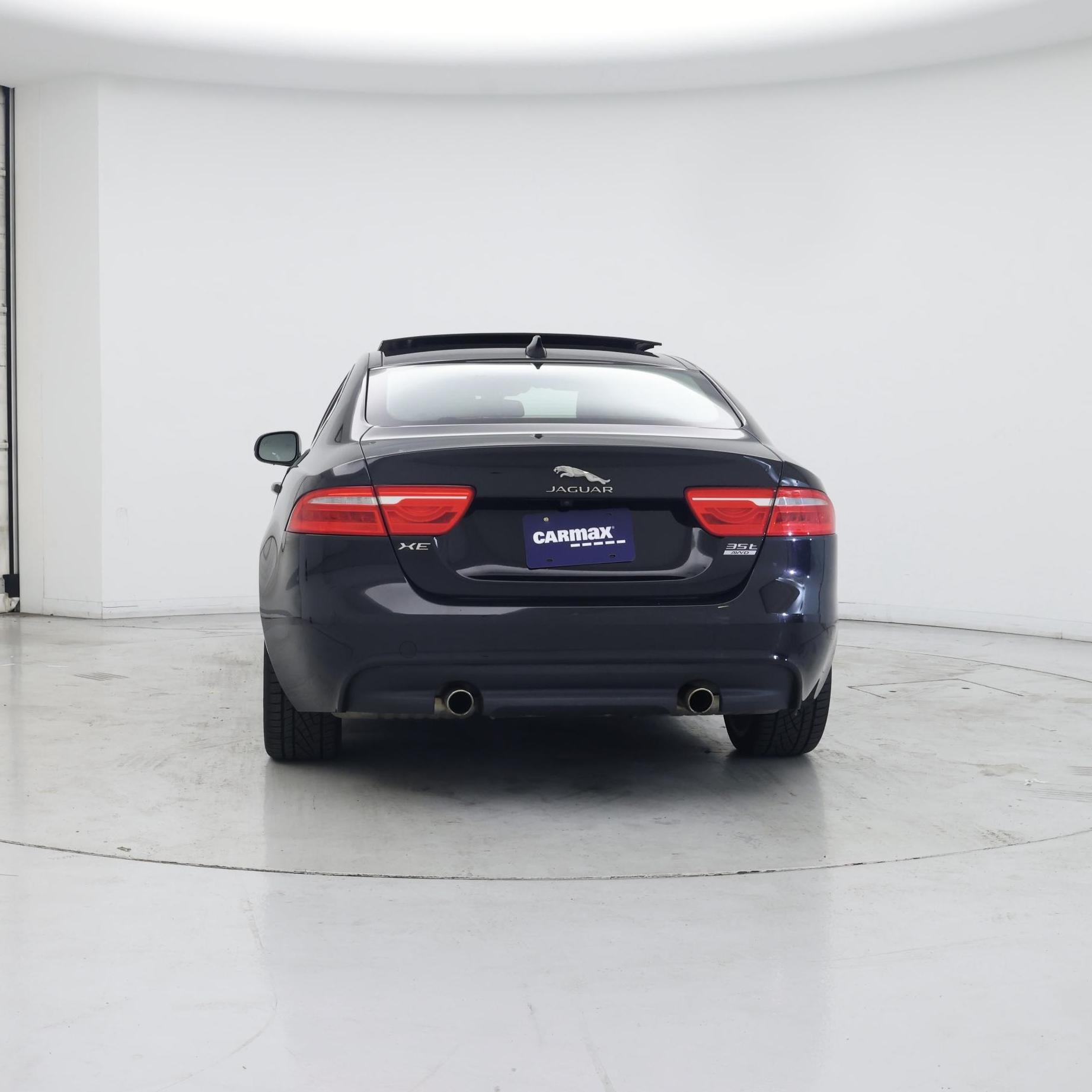 Thumbnail: 2017 Jaguar XE - 6