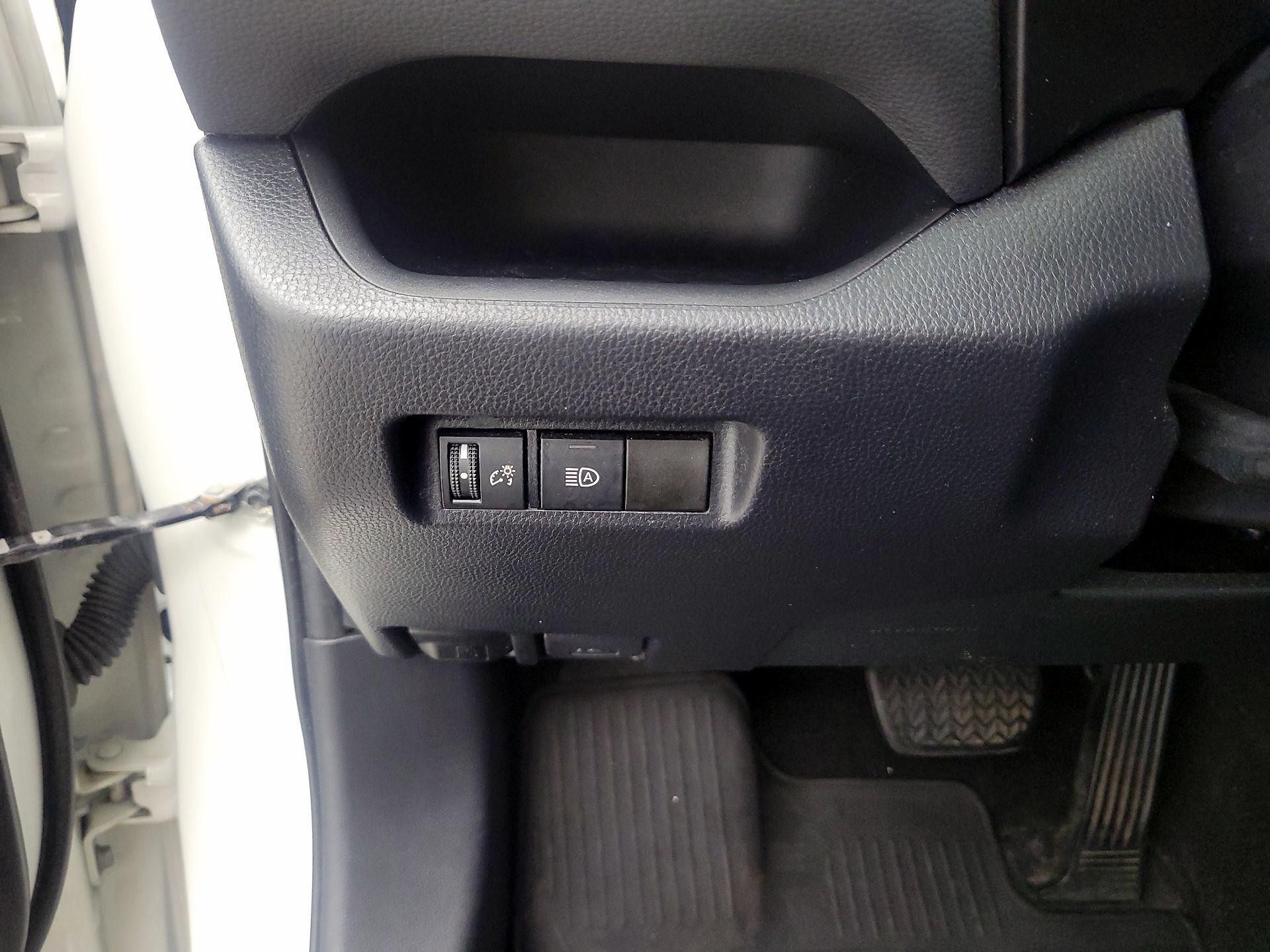 Thumbnail: 2019 Toyota RAV4 - 13