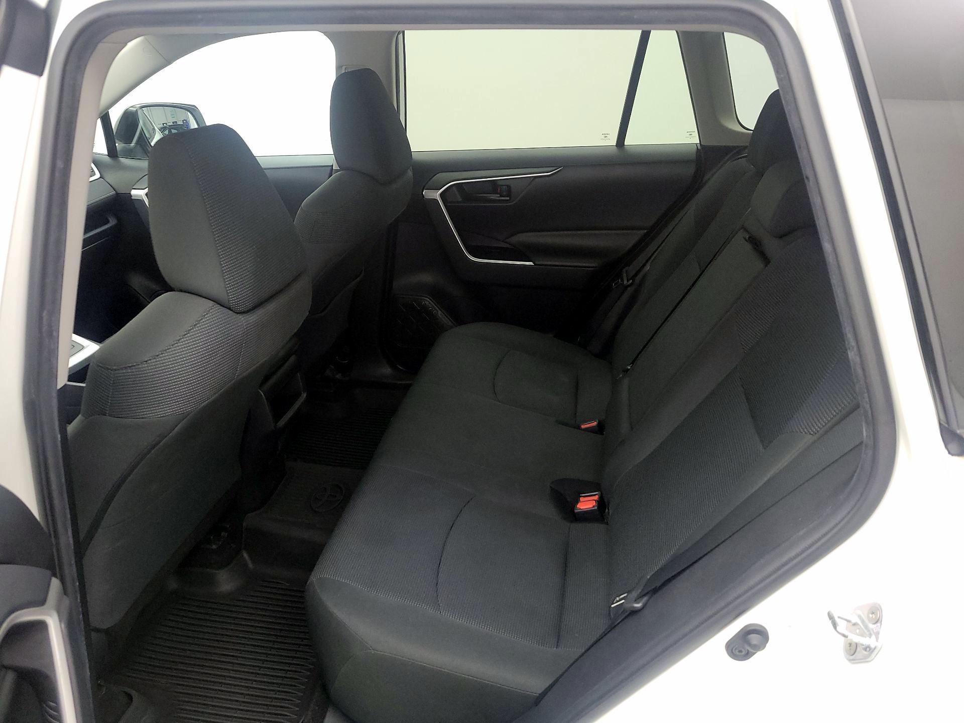 Thumbnail: 2019 Toyota RAV4 - 19