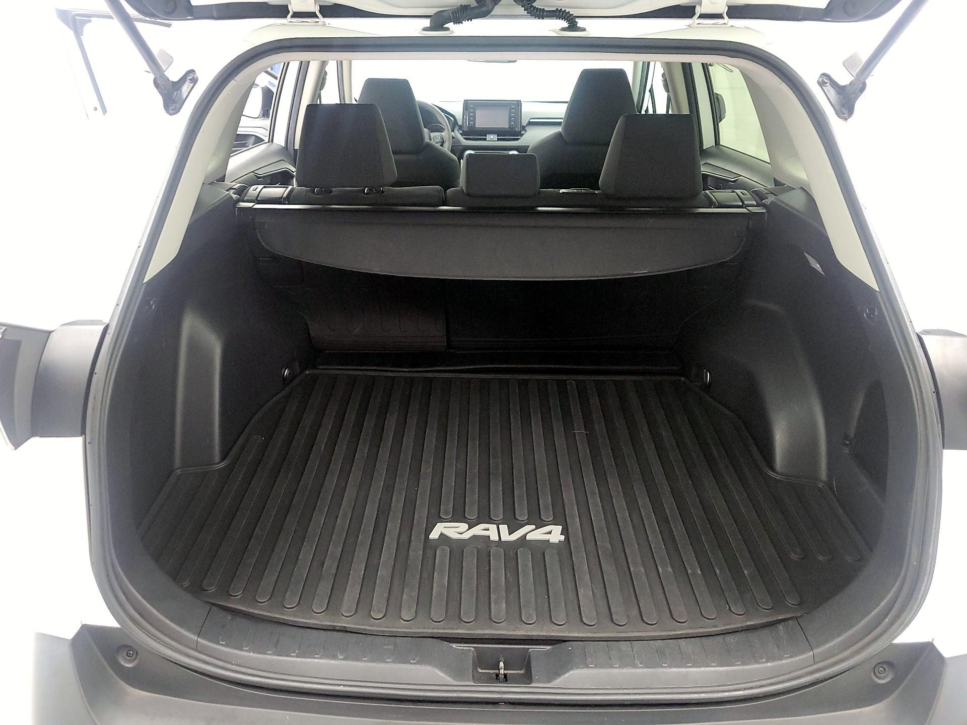 Thumbnail: 2019 Toyota RAV4 - 20