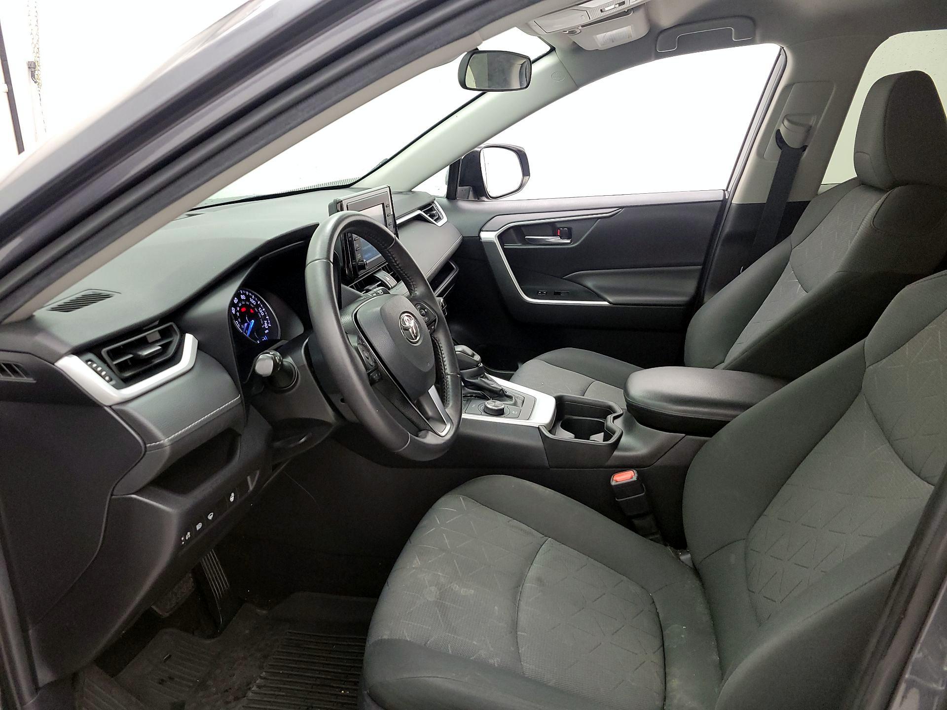Thumbnail: 2021 Toyota RAV4 - 11