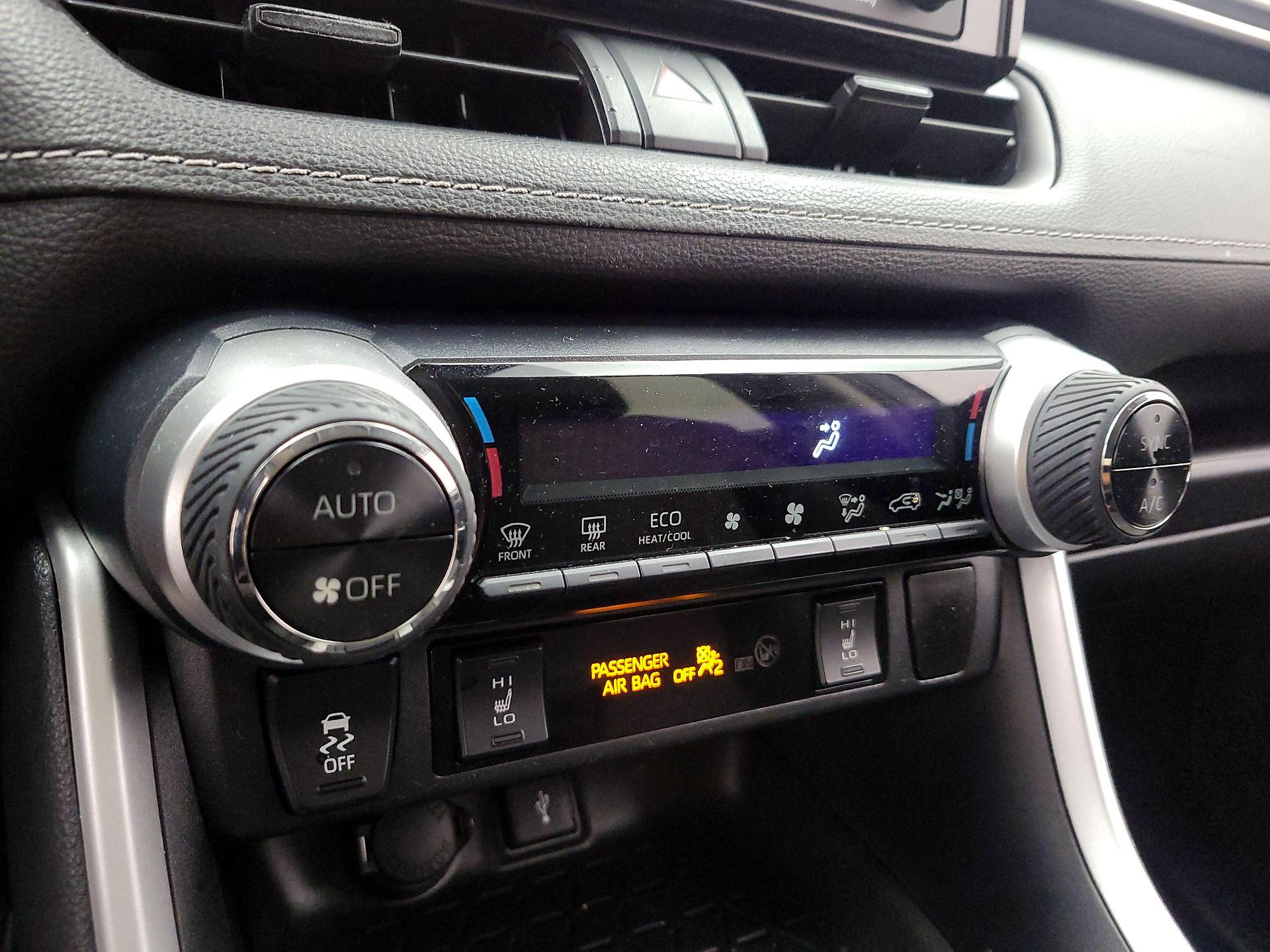 Thumbnail: 2021 Toyota RAV4 - 16