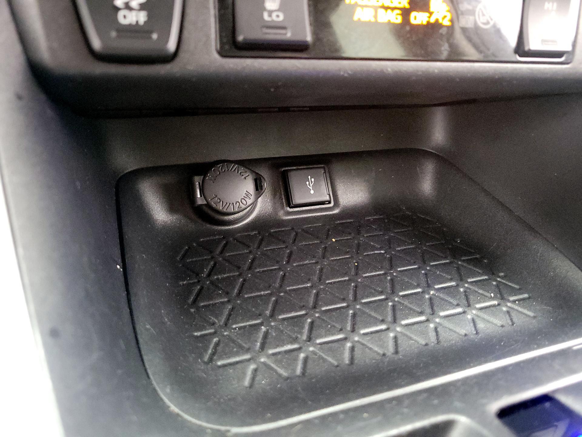 Thumbnail: 2021 Toyota RAV4 - 18