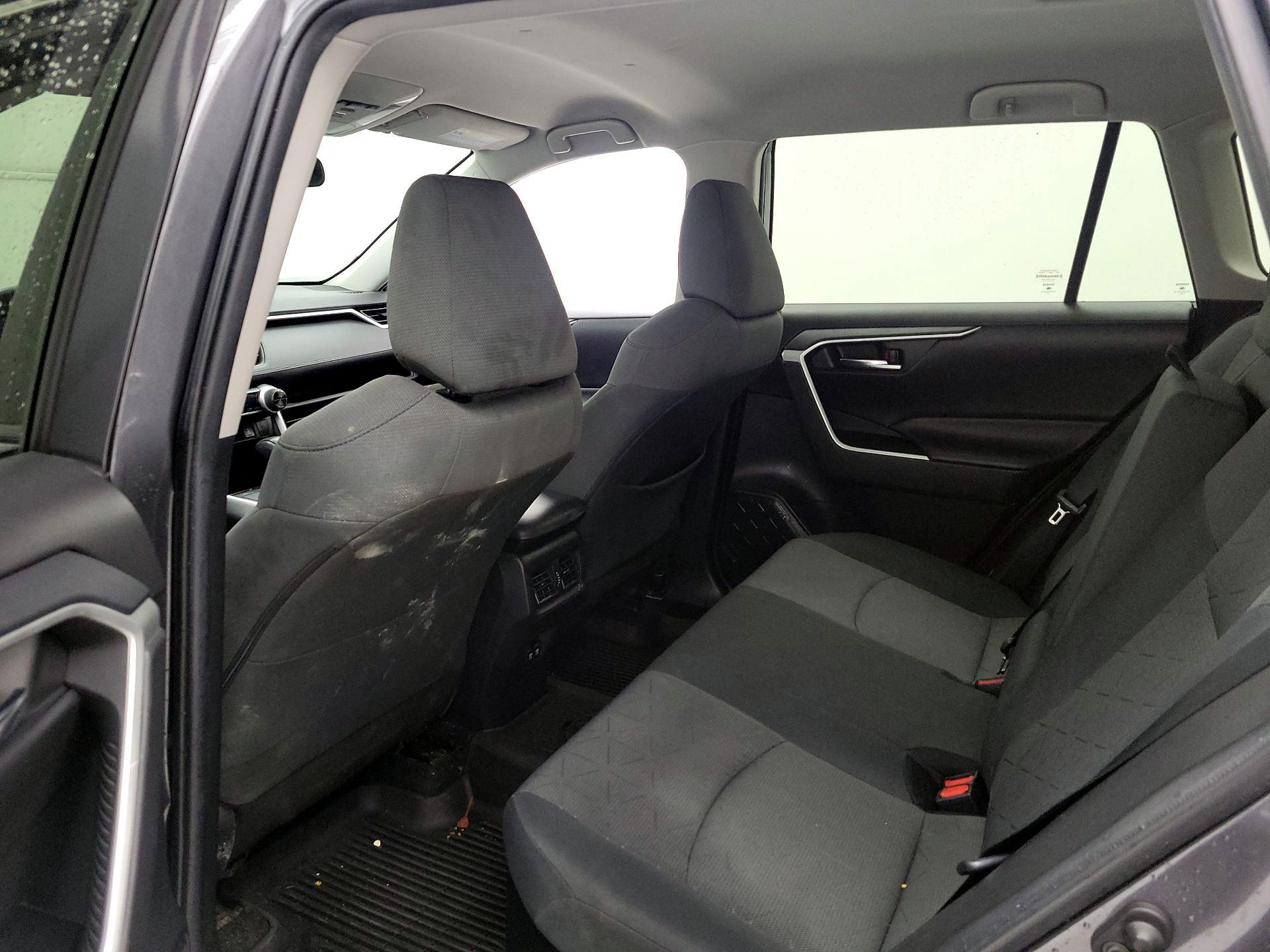 Thumbnail: 2021 Toyota RAV4 - 19