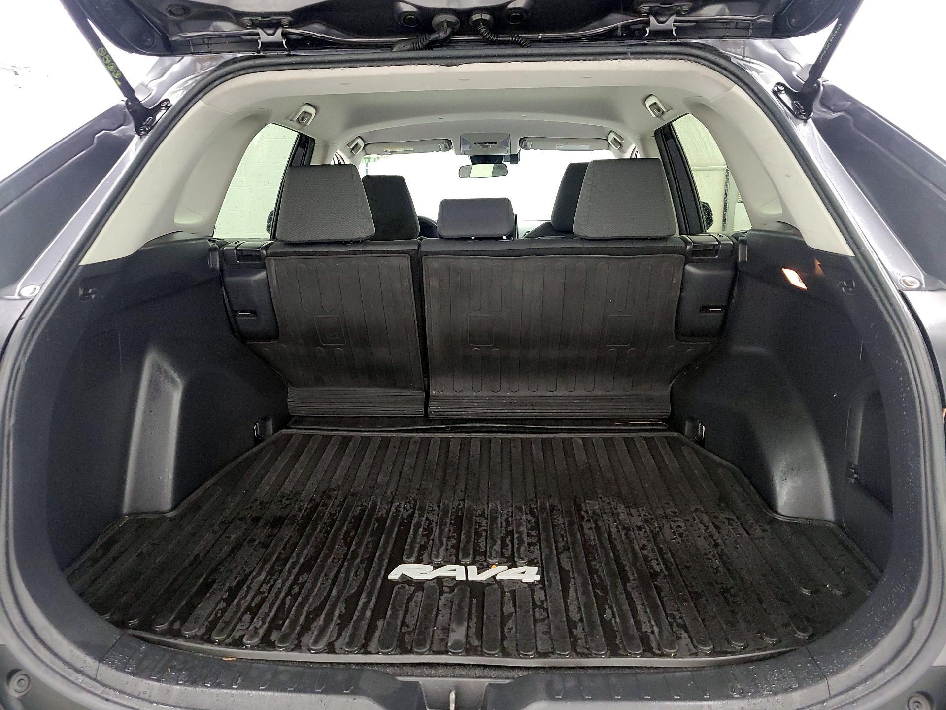 Thumbnail: 2021 Toyota RAV4 - 20