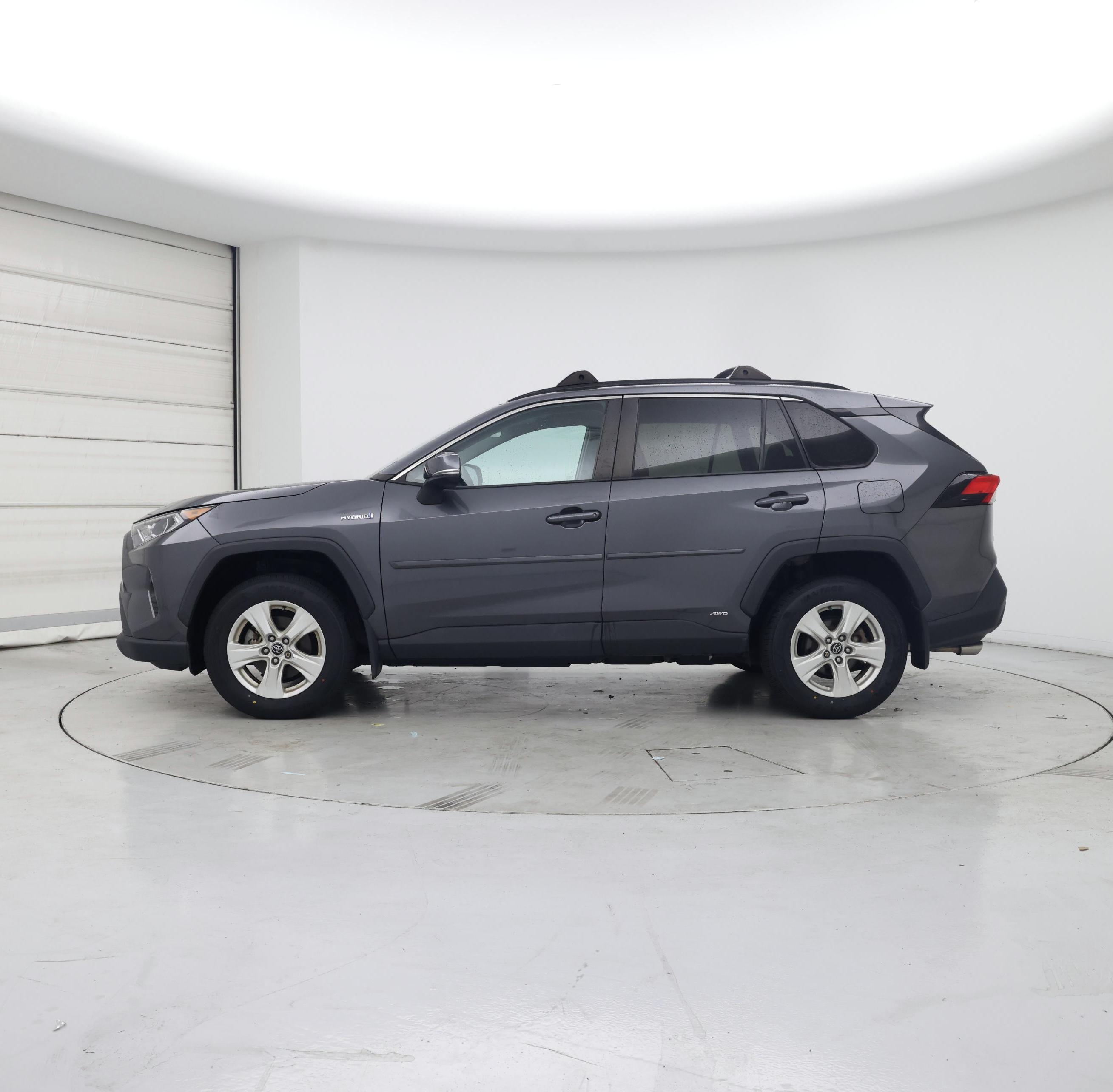 Thumbnail: 2021 Toyota RAV4 - 3