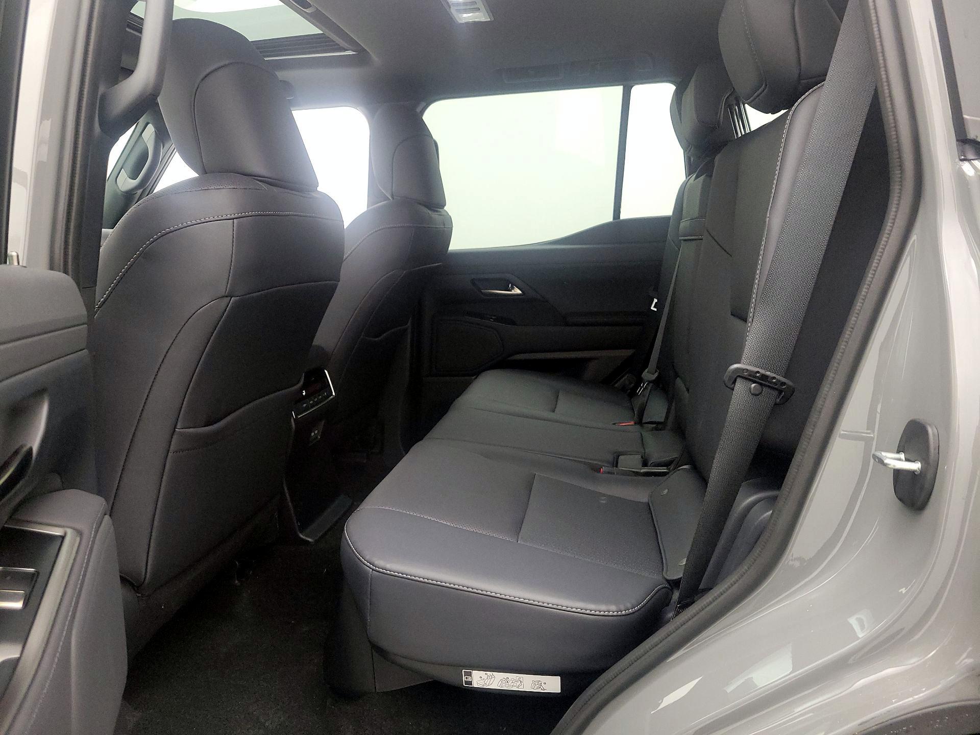 Thumbnail: 2024 Lexus GX - 18