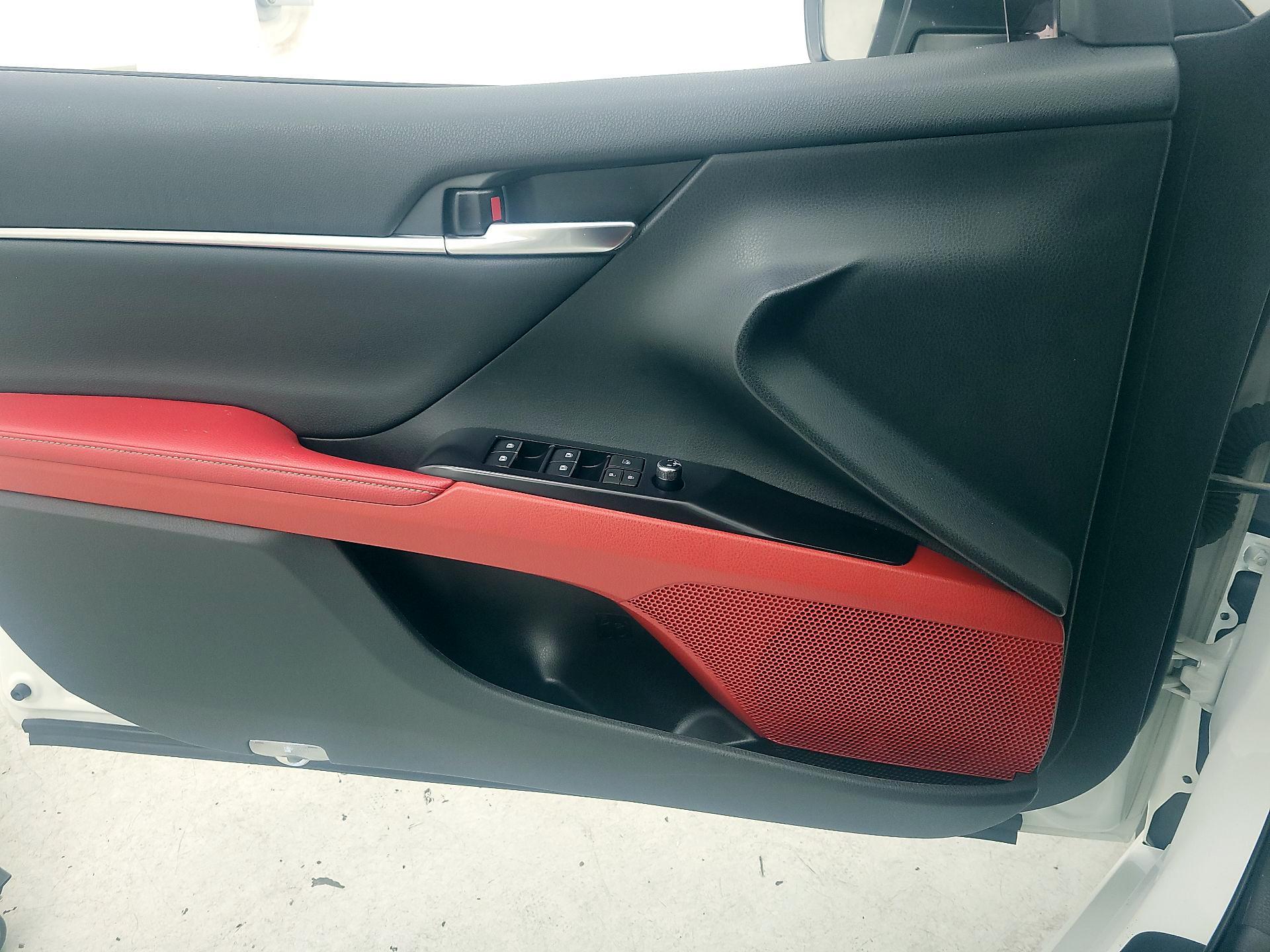 Thumbnail: 2020 Toyota Camry - 12