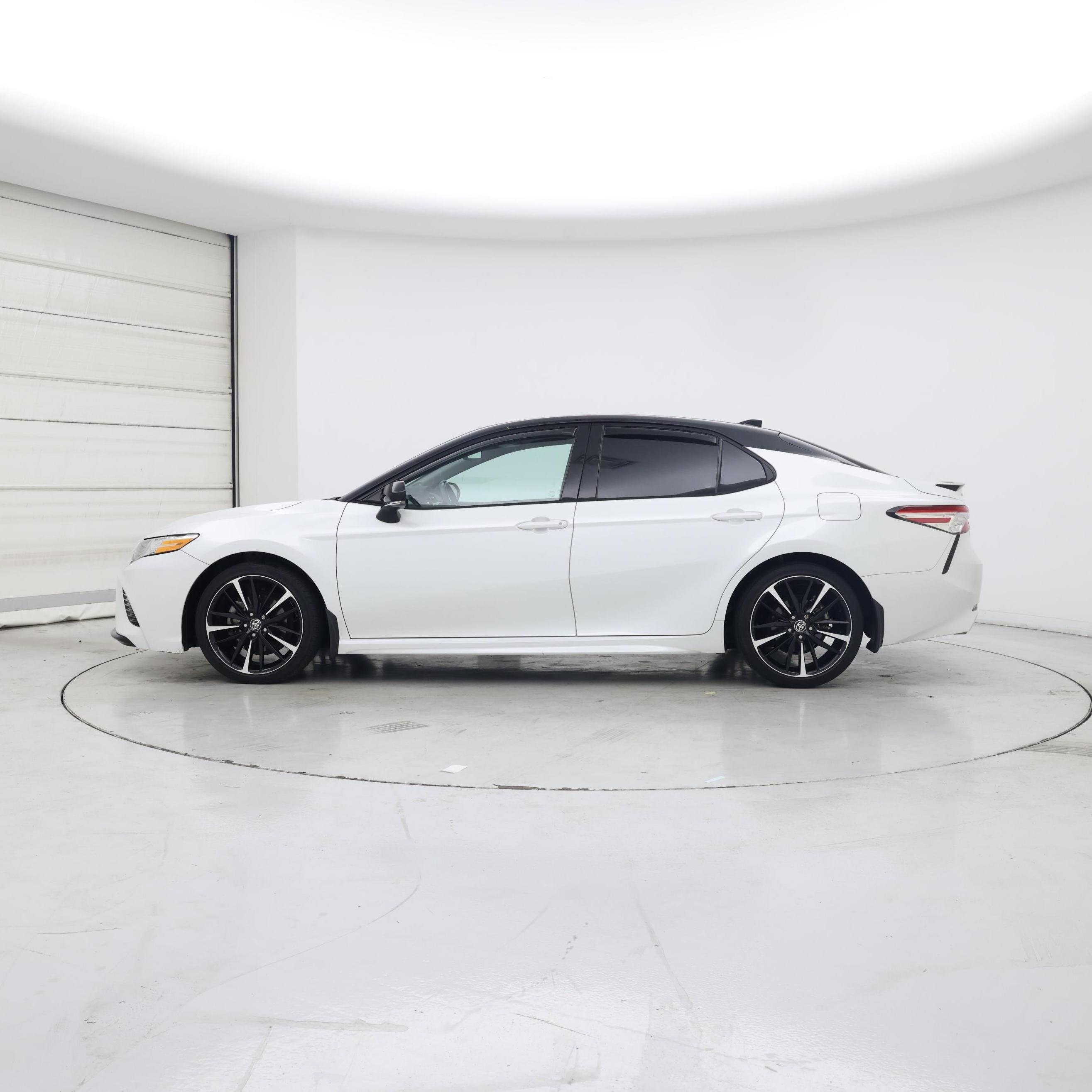 Thumbnail: 2020 Toyota Camry - 3