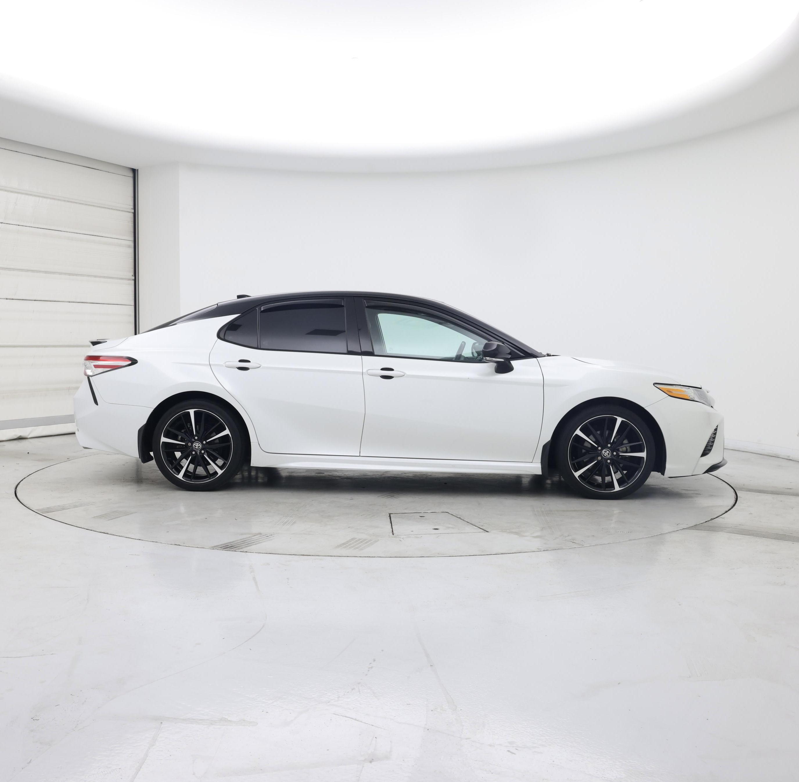 Thumbnail: 2020 Toyota Camry - 7
