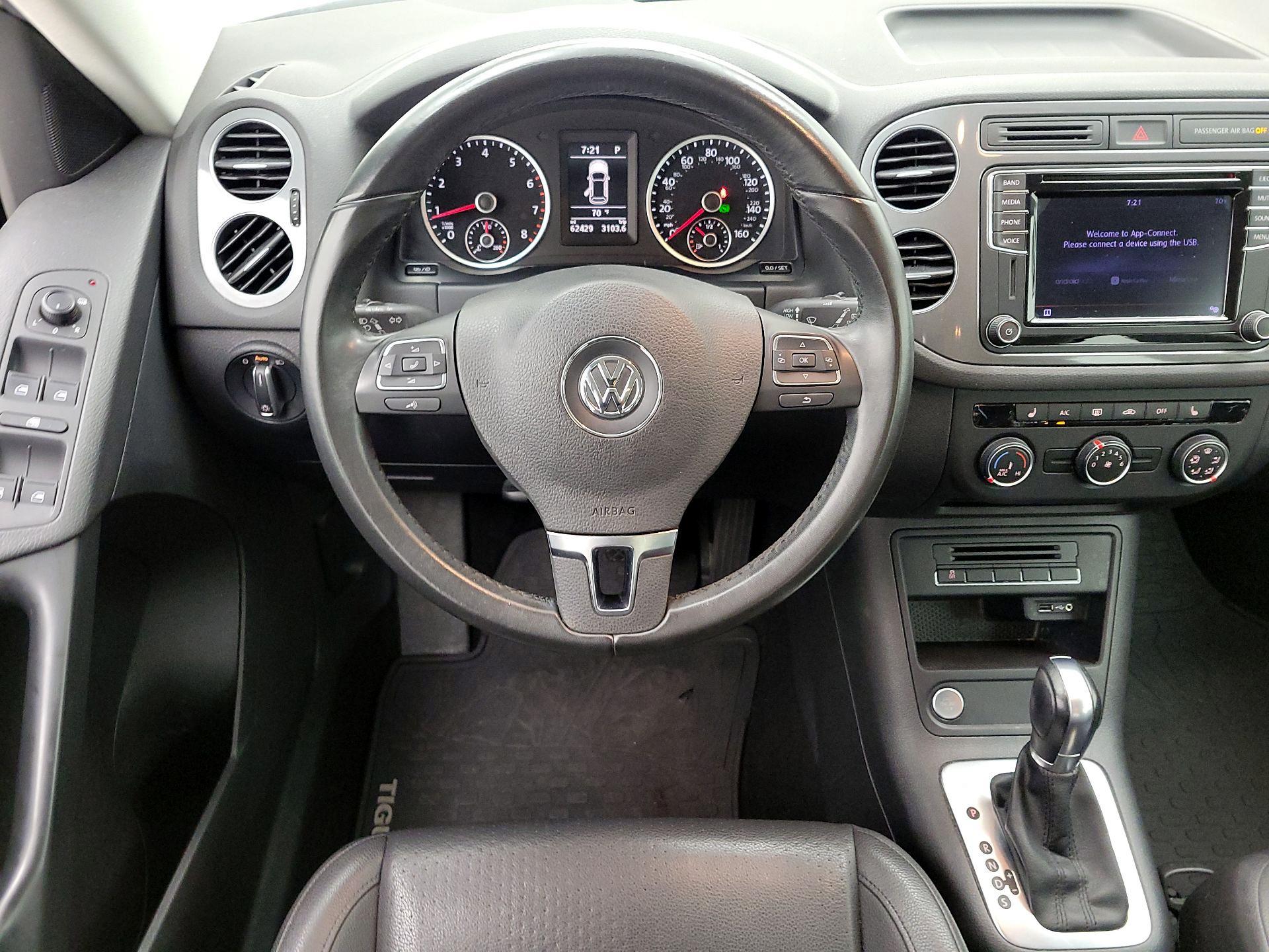 Thumbnail: 2017 Volkswagen Tiguan - 10