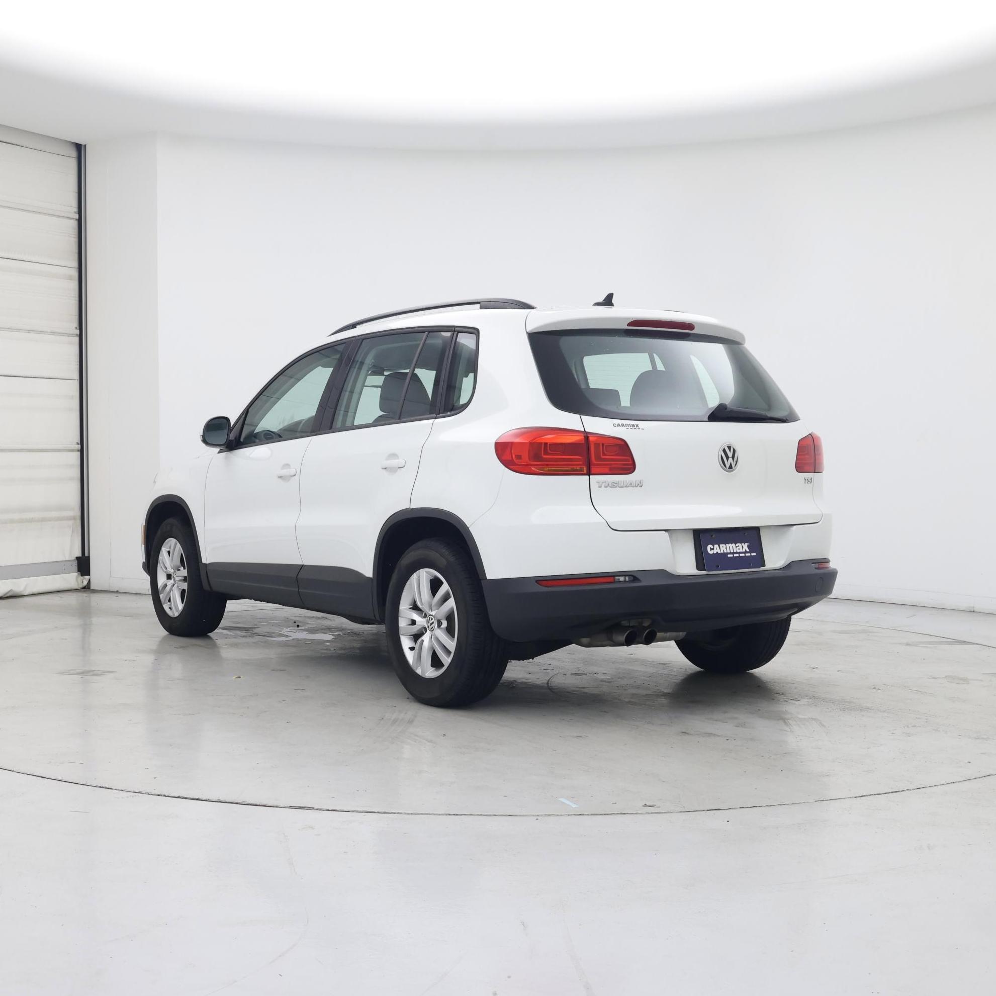 Thumbnail: 2017 Volkswagen Tiguan - 2