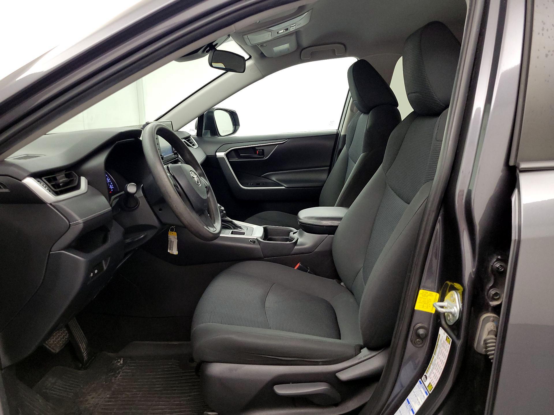 Thumbnail: 2020 Toyota RAV4 - 11