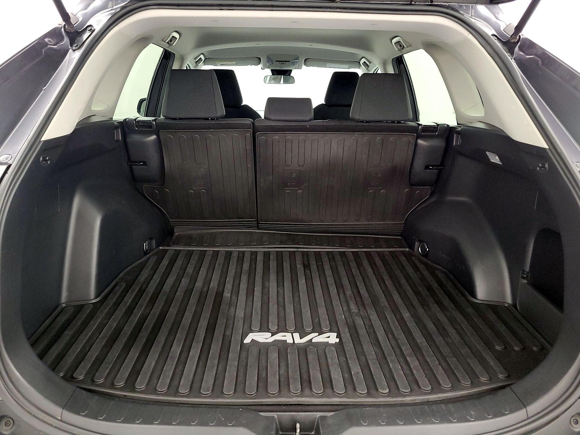 Thumbnail: 2020 Toyota RAV4 - 20