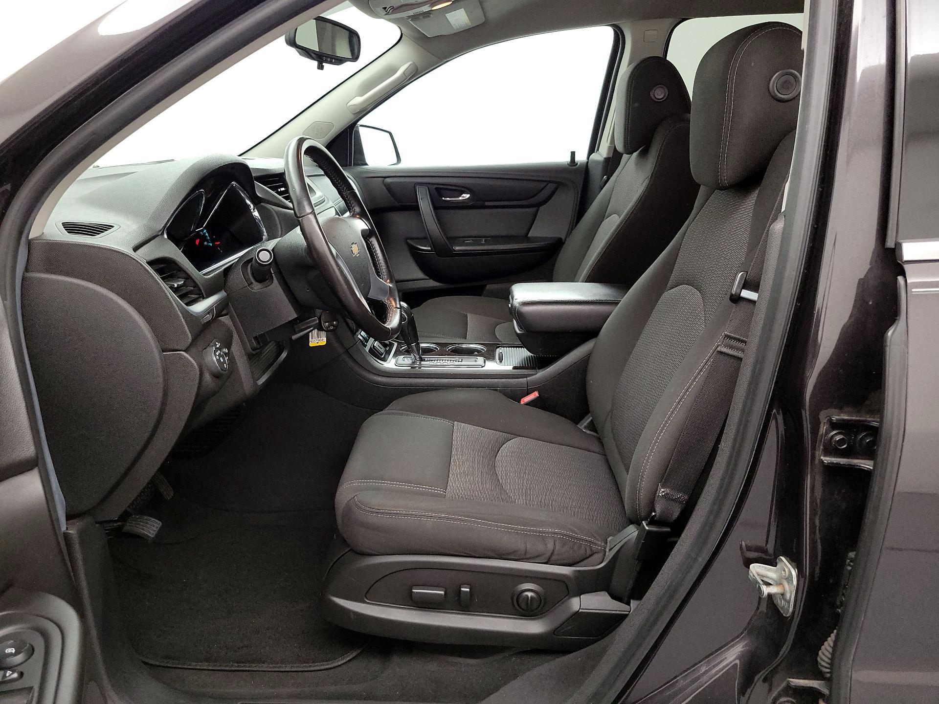 Thumbnail: 2016 Chevrolet Traverse - 11