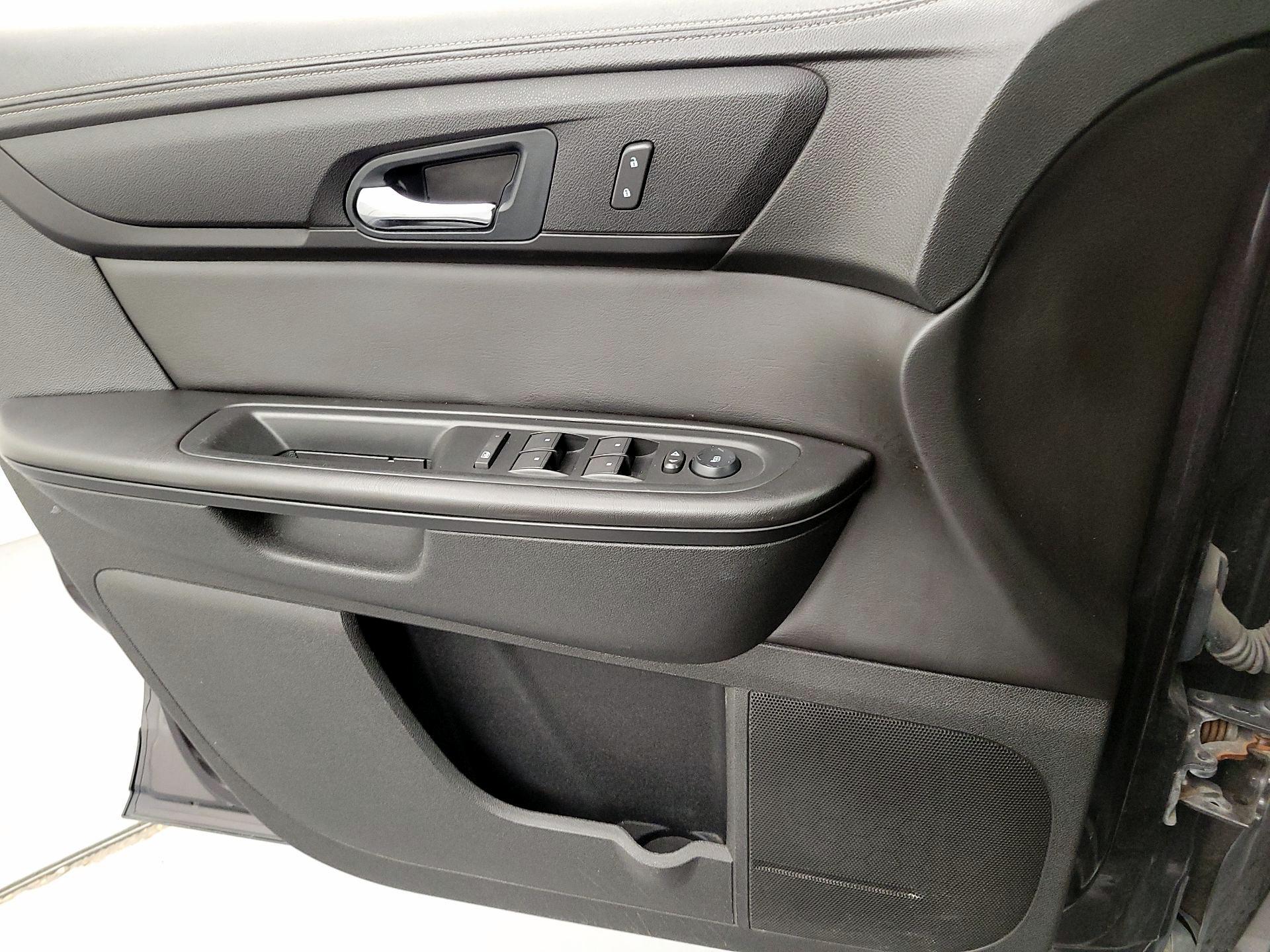 Thumbnail: 2016 Chevrolet Traverse - 12