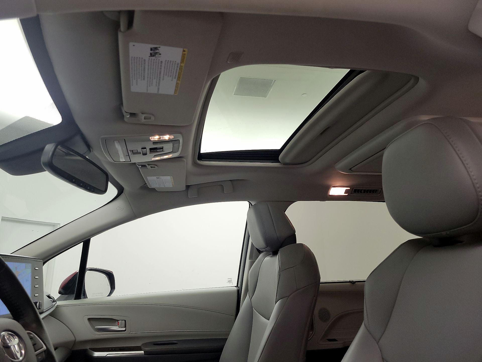 Thumbnail: 2021 Toyota Sienna - 20