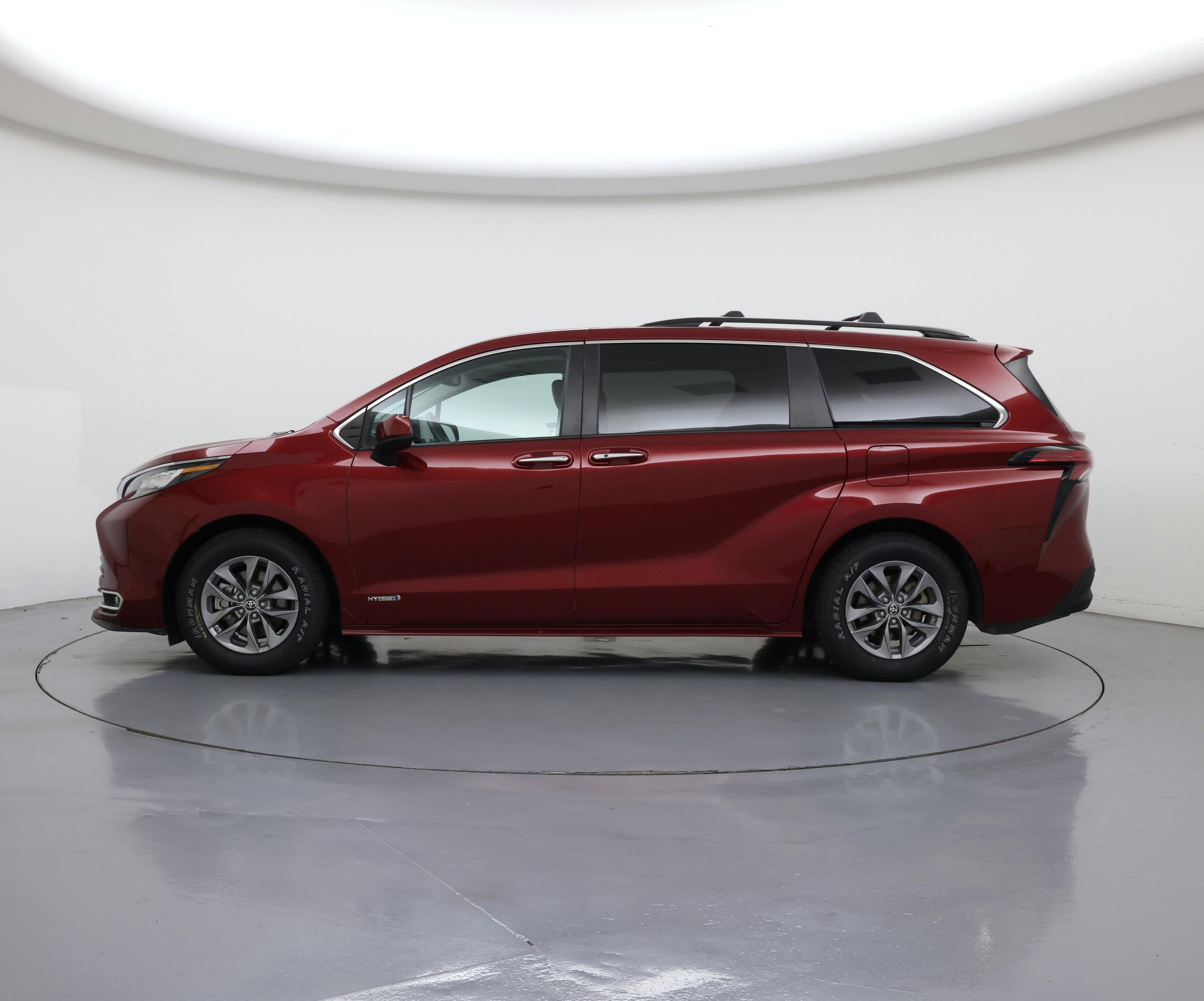 Thumbnail: 2021 Toyota Sienna - 3
