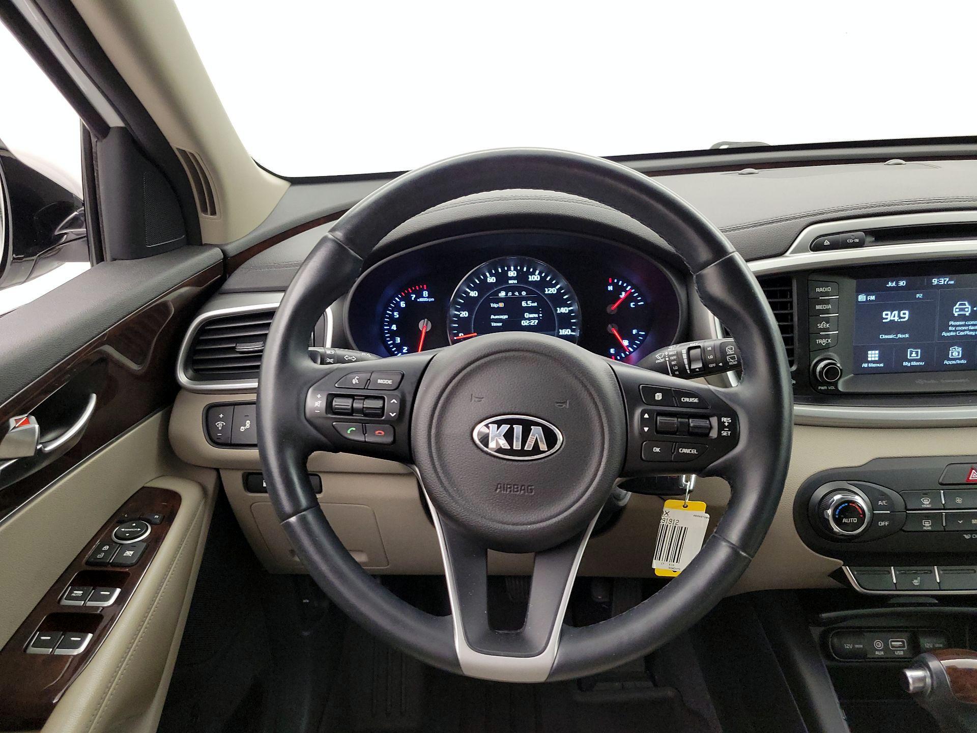 Thumbnail: 2017 Kia Sorento - 10