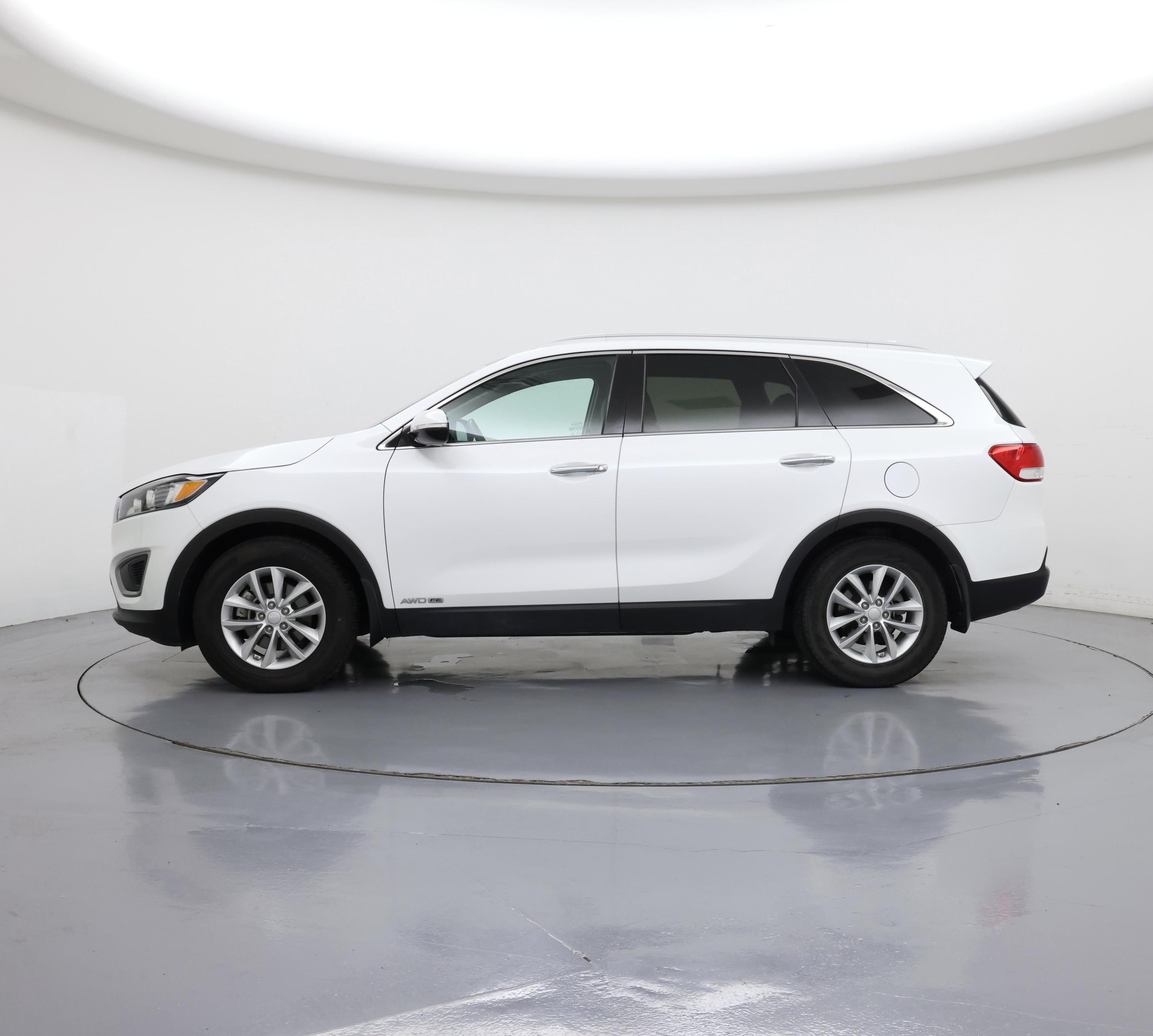 Thumbnail: 2017 Kia Sorento - 3