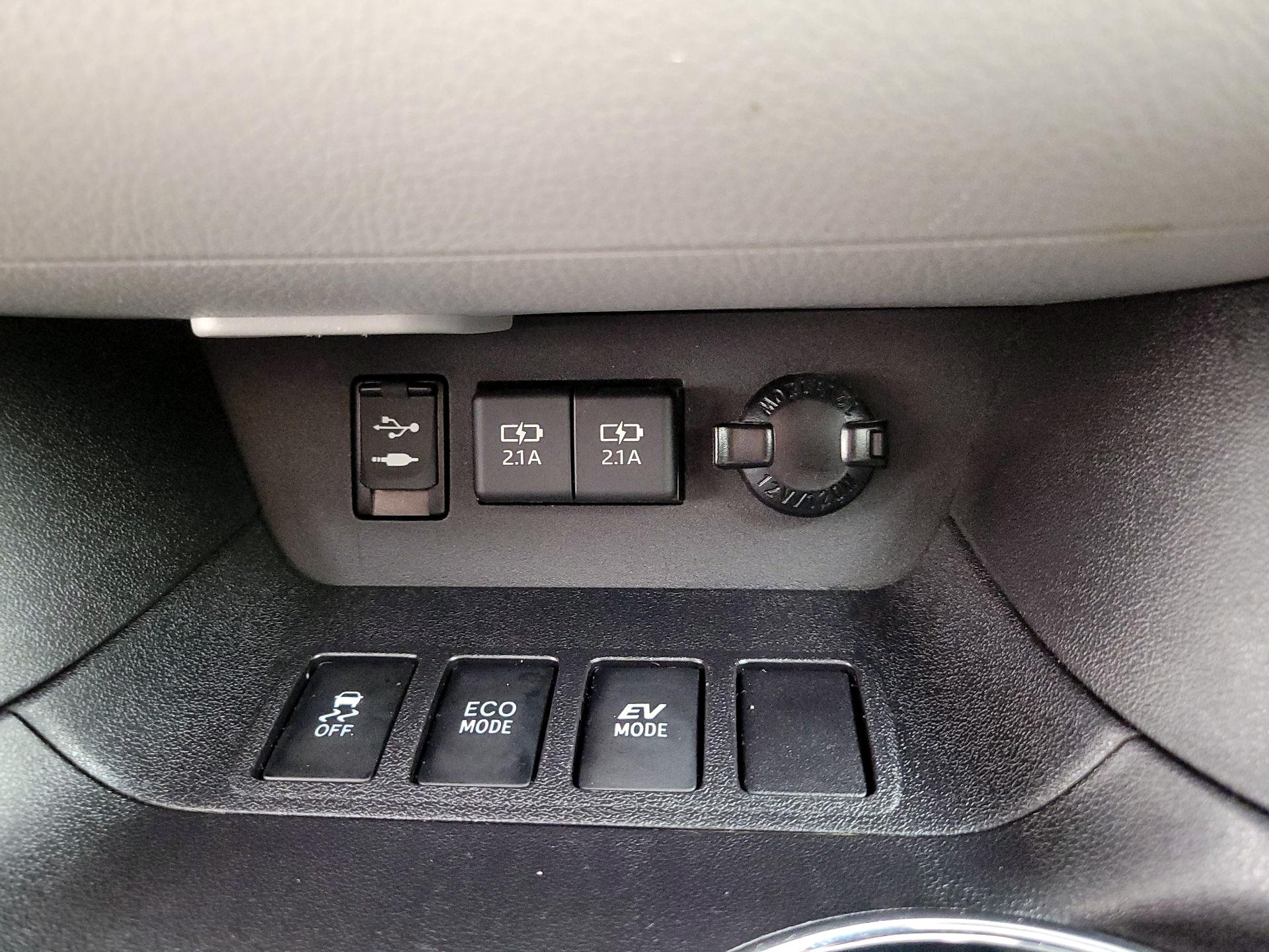 Thumbnail: 2019 Toyota Highlander - 16