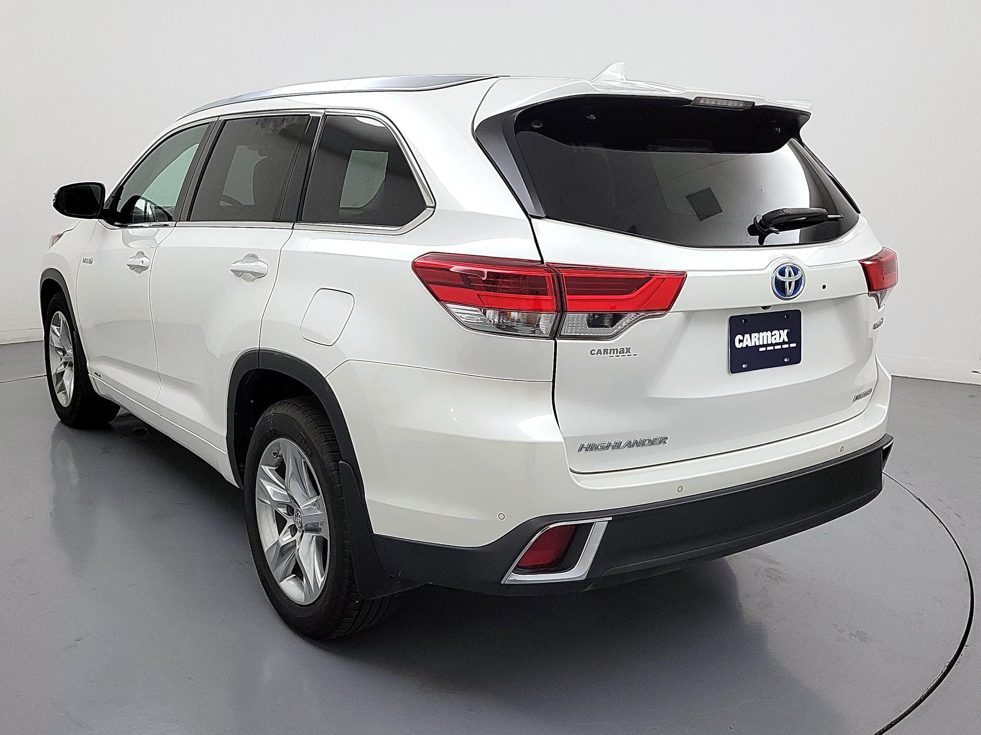 Thumbnail: 2019 Toyota Highlander - 7