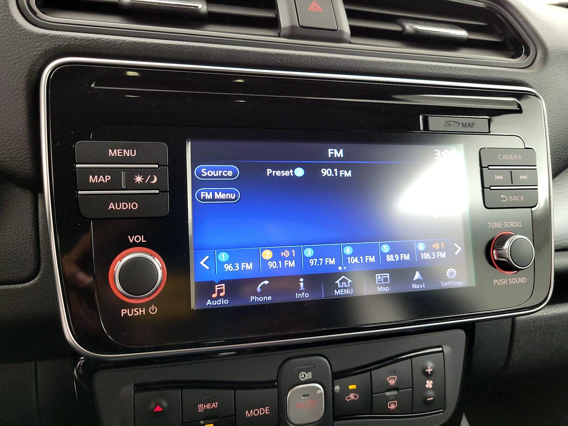 Thumbnail: 2018 Nissan Leaf - 15