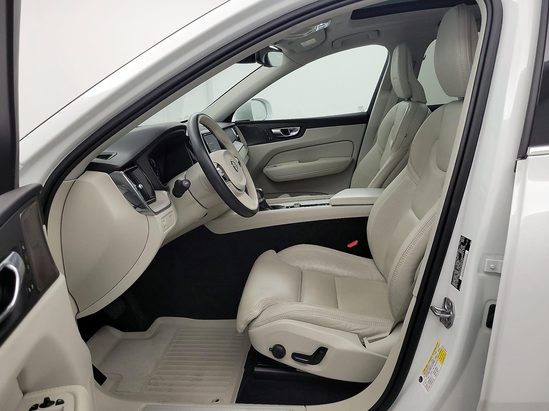 Thumbnail: 2020 Volvo XC60 - 11